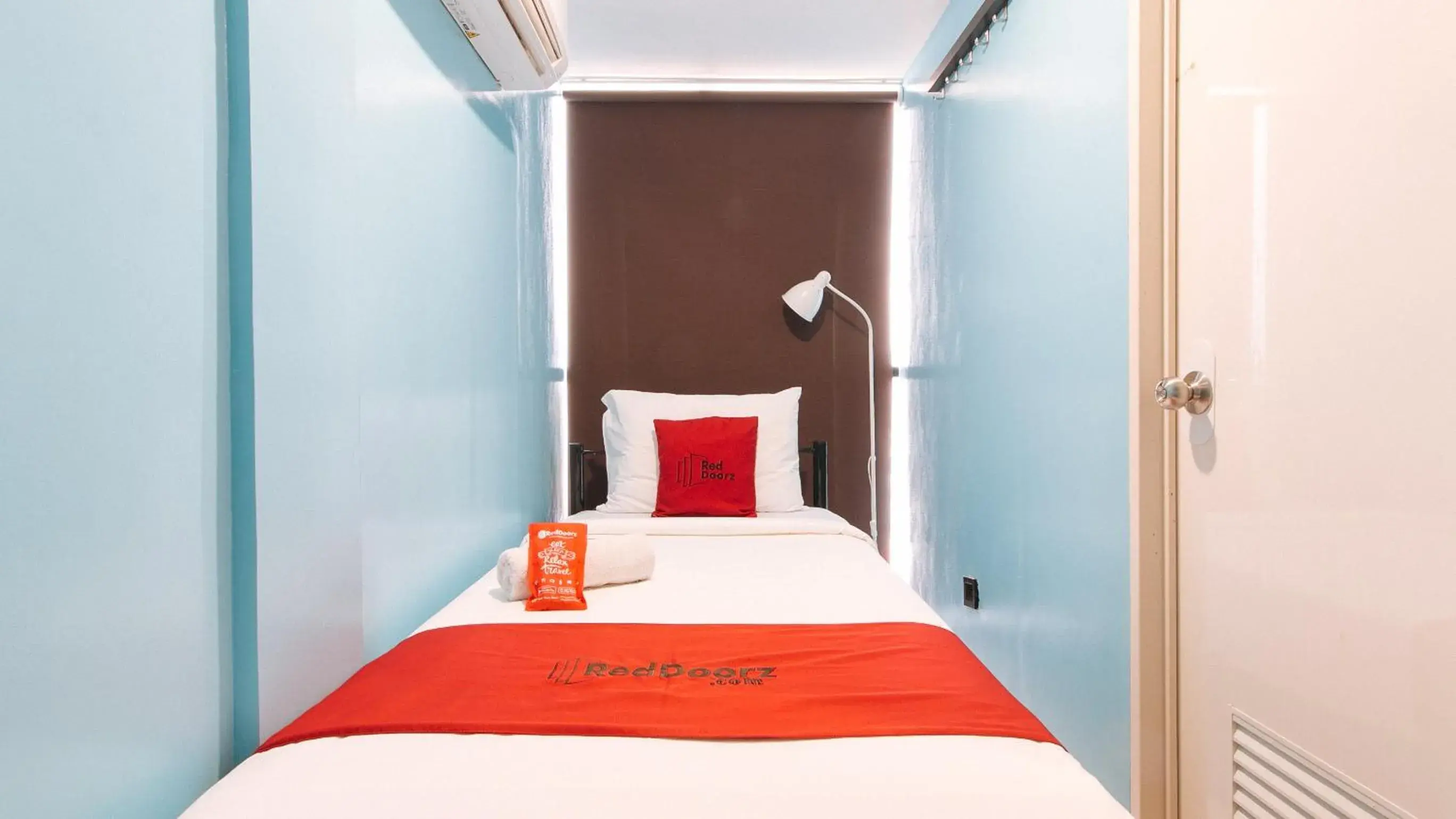 Bed in RedDoorz @ Greenview Hotel and Restobar Masbate Bed in RedDoorz @ Greenview Hotel and Restobar Masbate