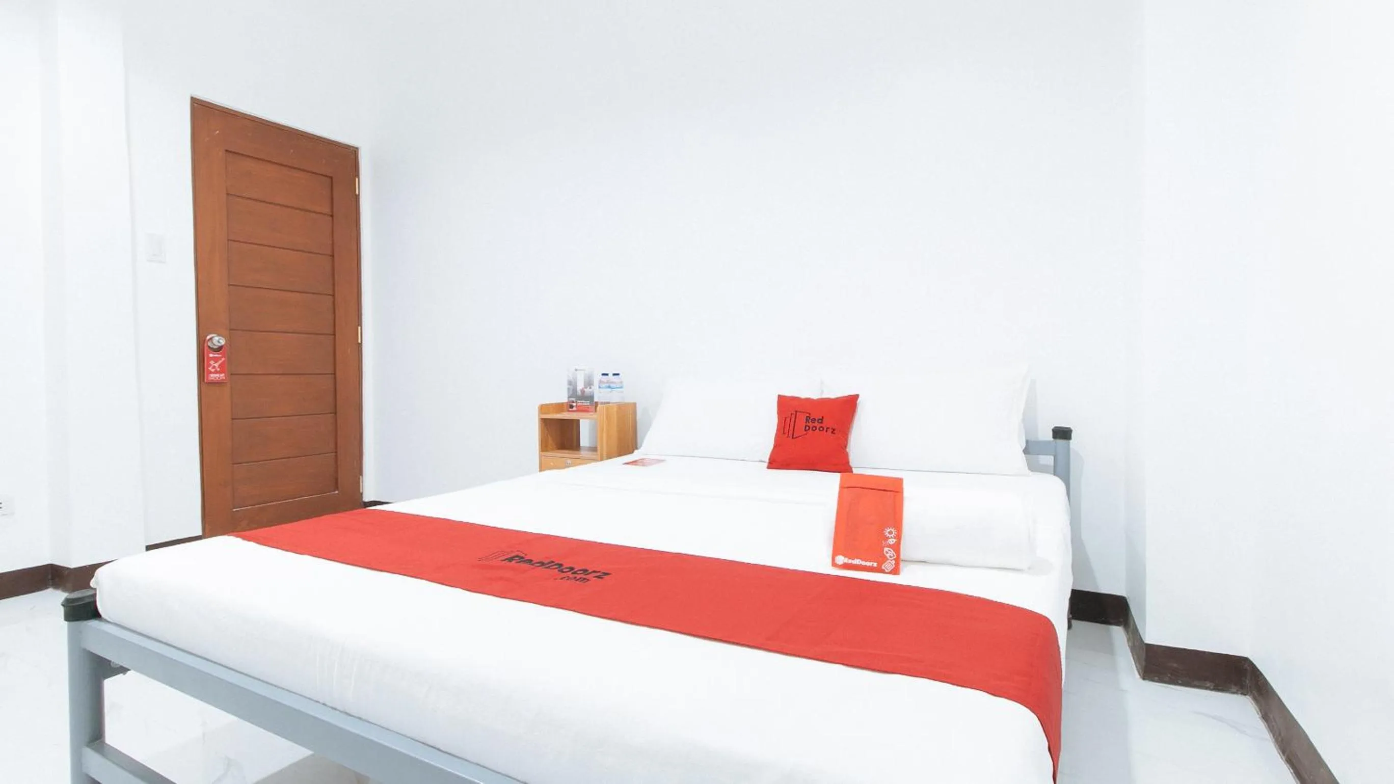 Bed in RedDoorz @ Greenview Hotel and Restobar Masbate