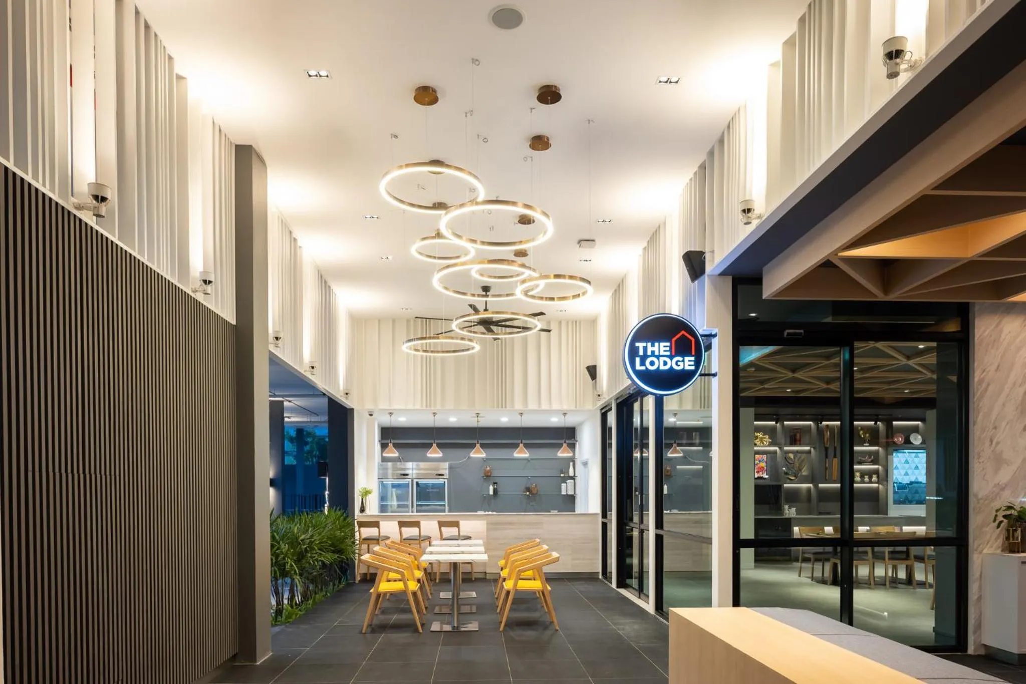 Restaurant/places to eat in Travelodge Phuket Town