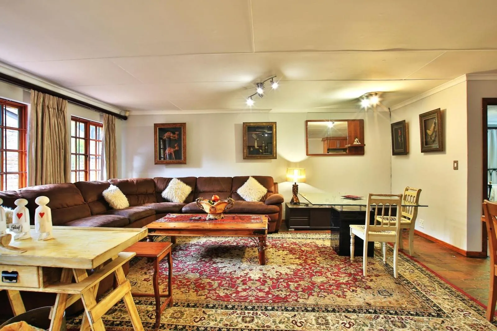 Communal lounge/ TV room in Mereke Manor