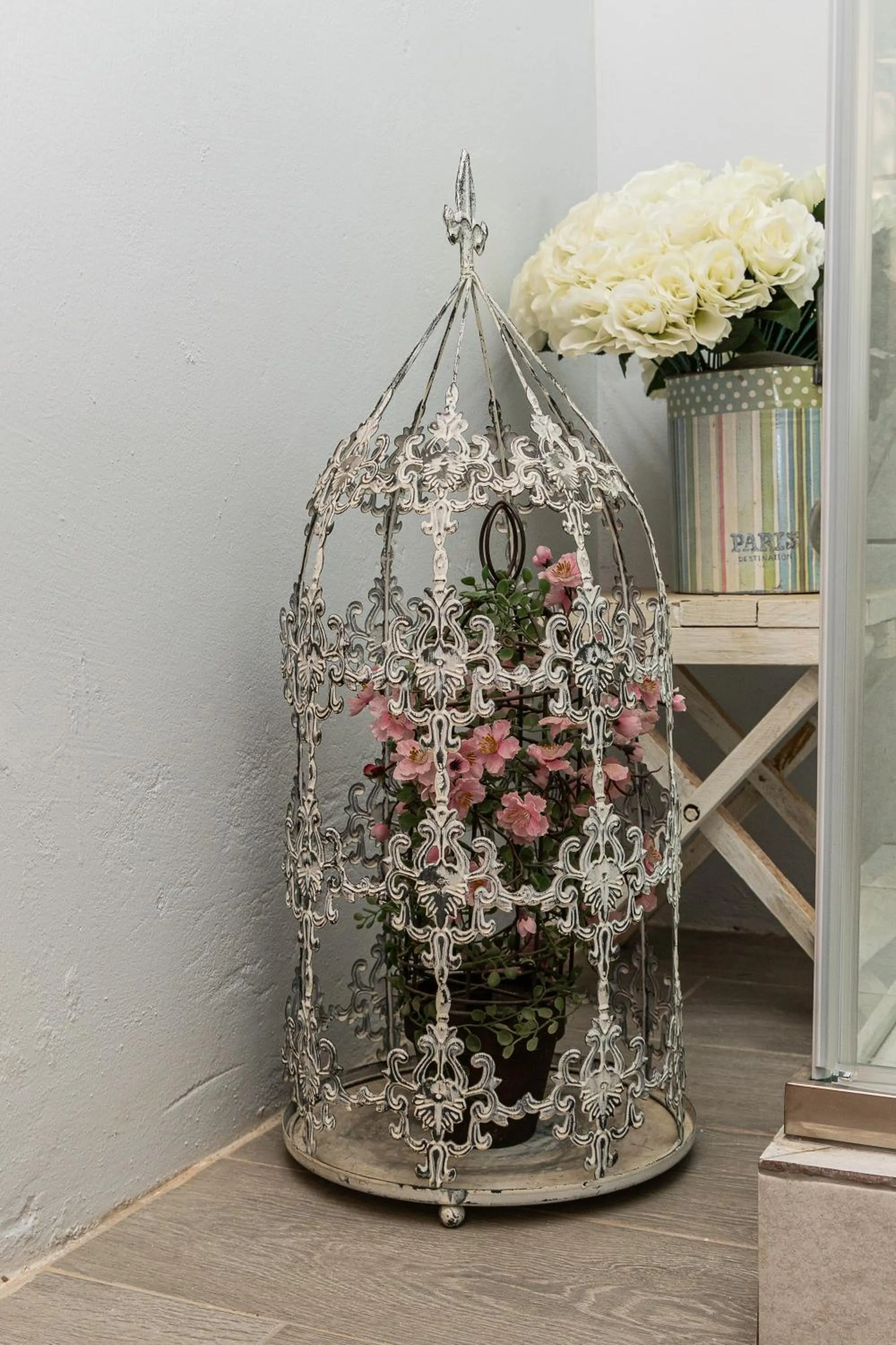 Decorative detail in Mereke Manor