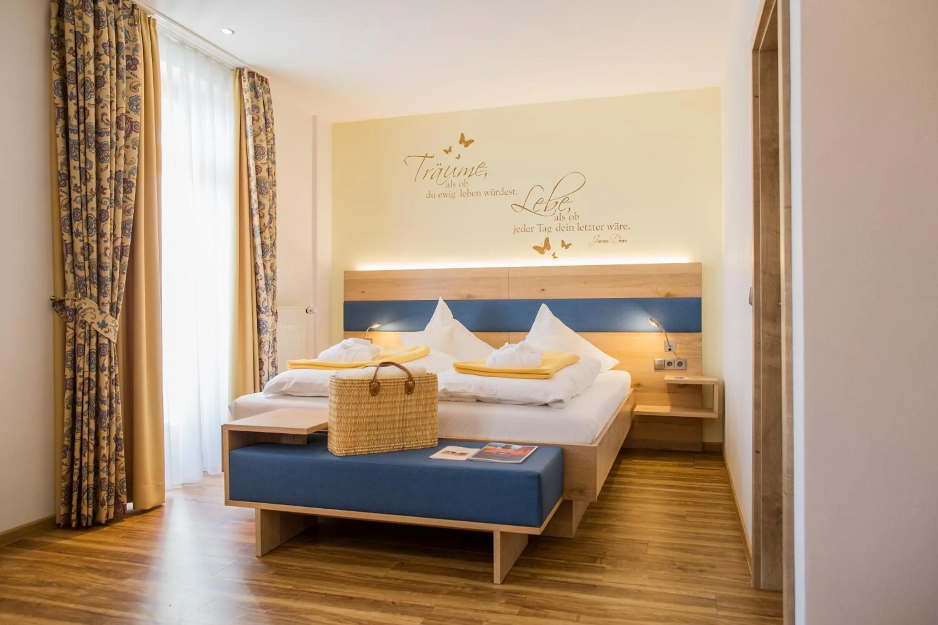 Photo of the whole room, Bed in Möhringers Schwarzwald Hotel