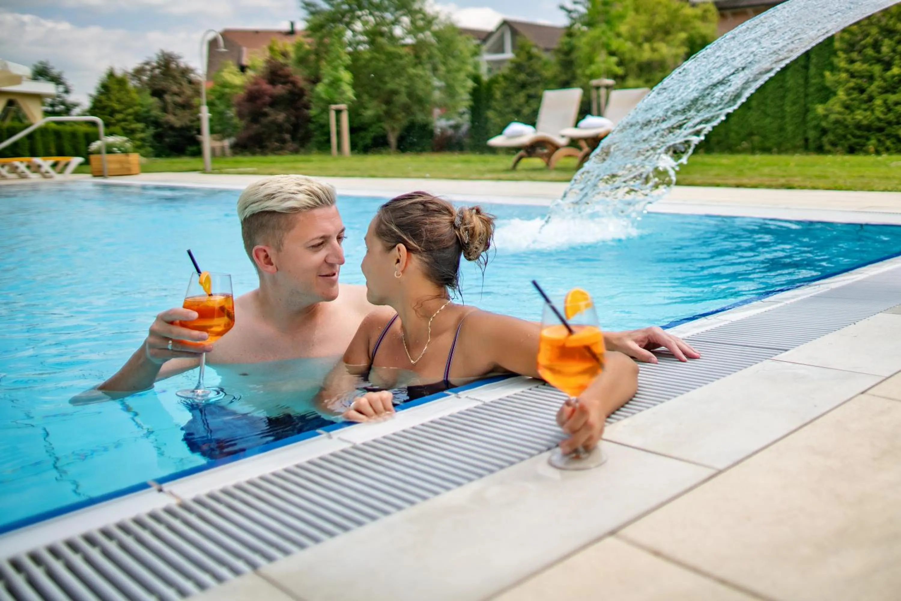 Swimming pool in Möhringers Schwarzwald Hotel