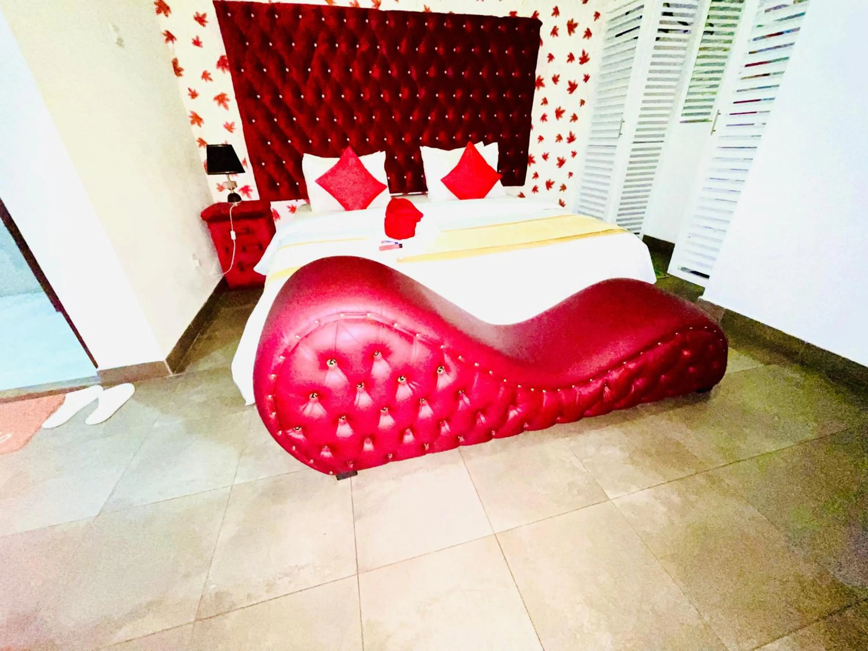 Bed in KINGS GATE Airport TRANSIT HOTEL
