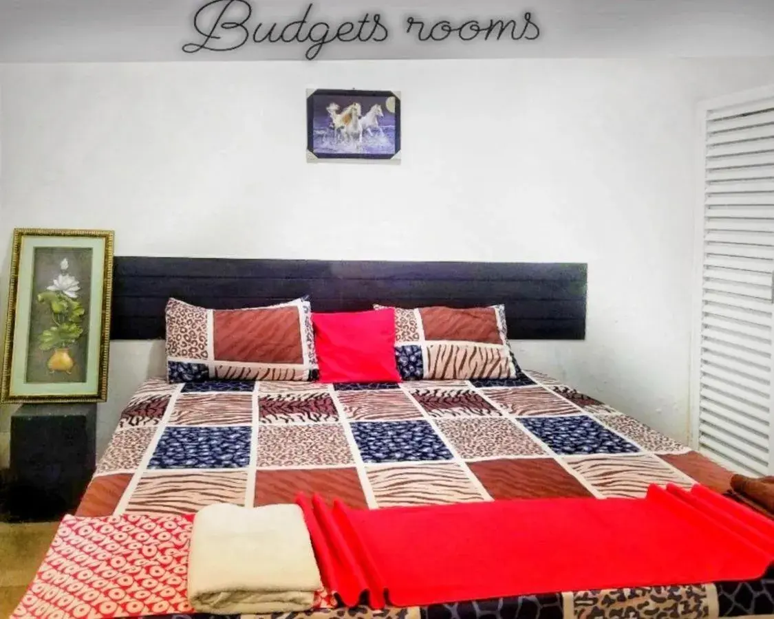 Standard Double Room with Fan - single occupancy in KINGS GATE Airport TRANSIT HOTEL Standard Double Room with Fan - single occupancy in KINGS GATE Airport TRANSIT HOTEL