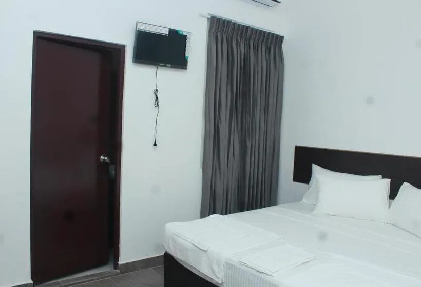 Bed in KINGS GATE Airport TRANSIT HOTEL