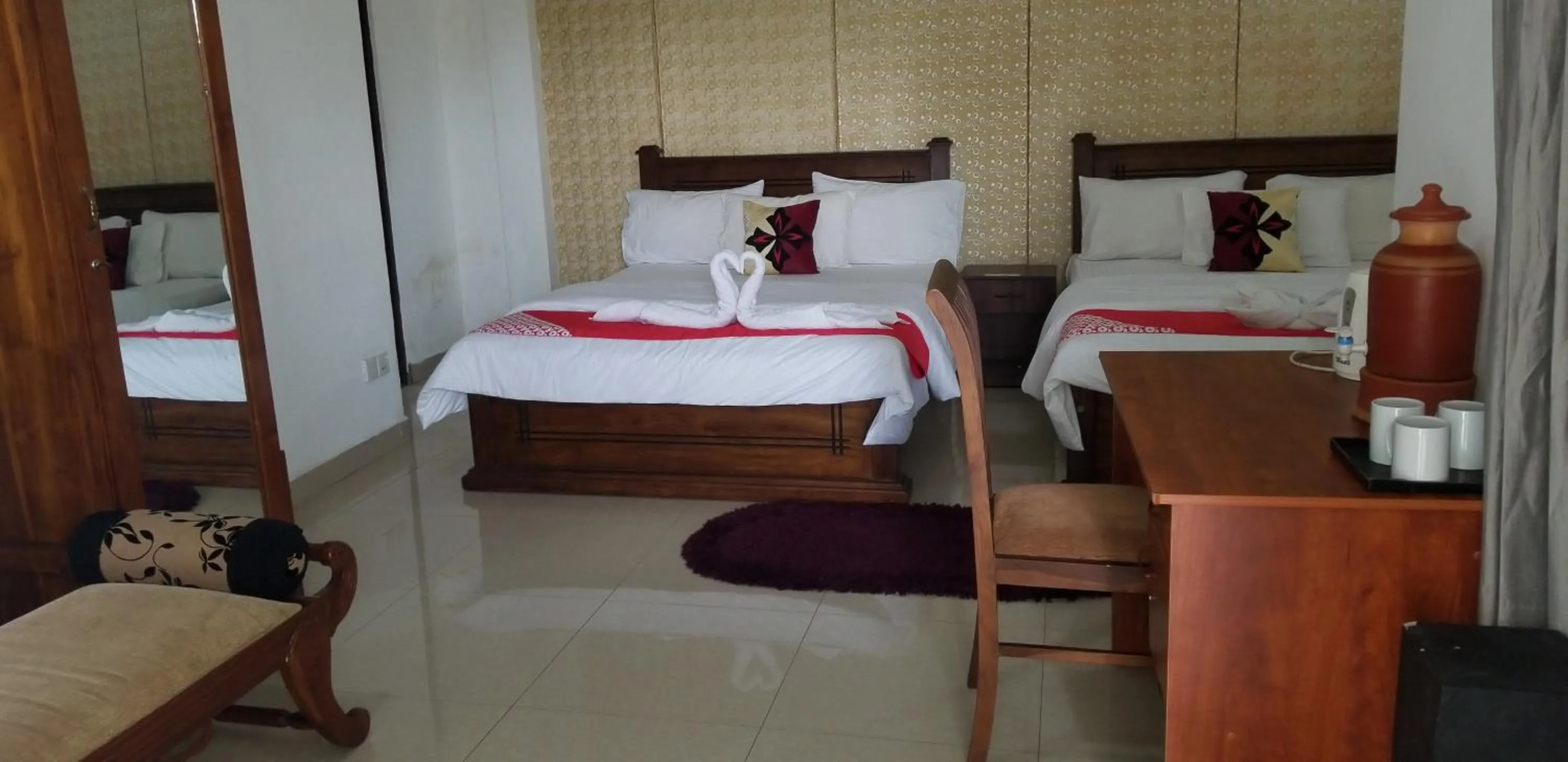 Bed in KINGS GATE Airport TRANSIT HOTEL