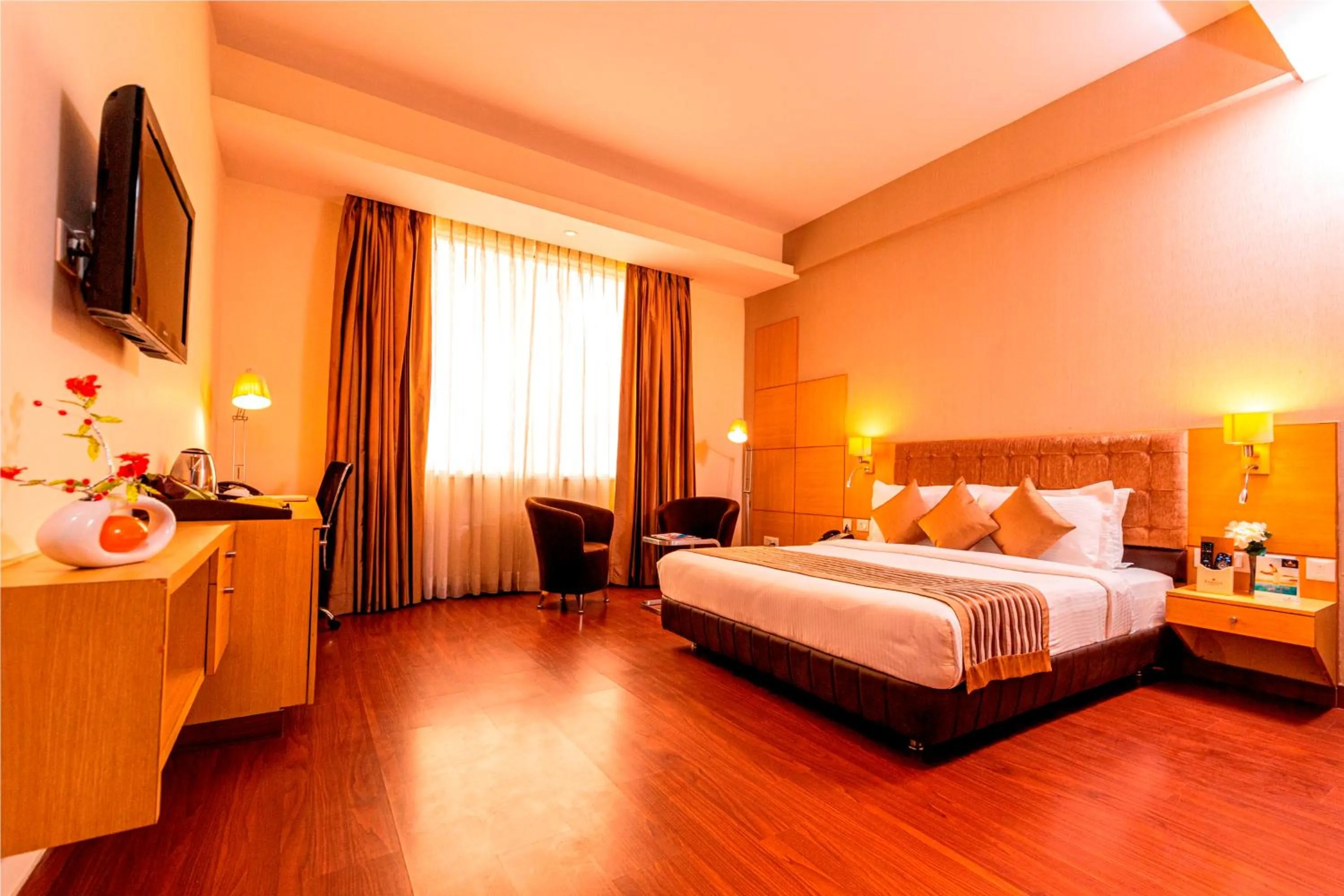 Photo of the whole room, Bed in Ramada Neemrana