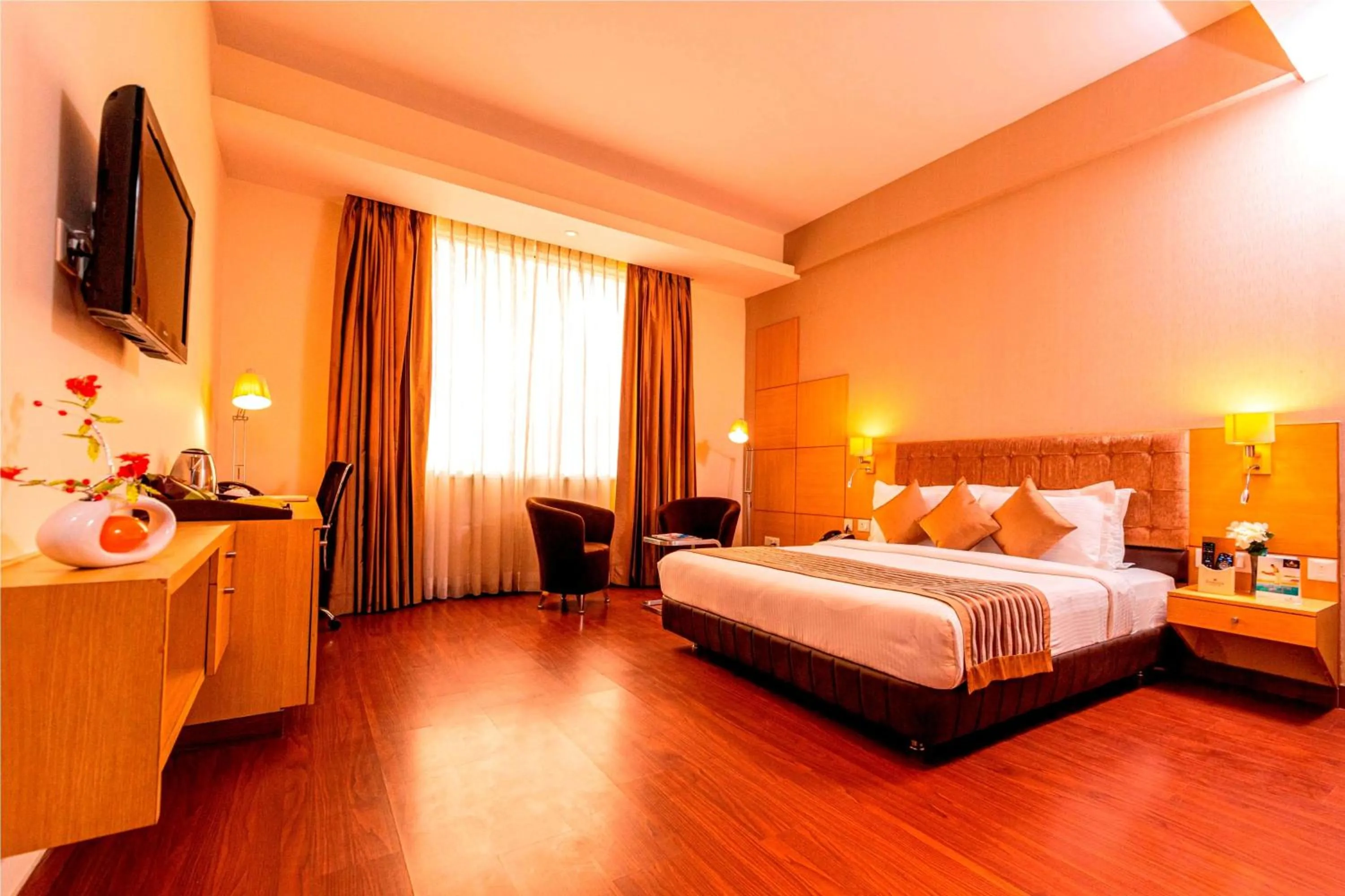 Photo of the whole room, Bed in Ramada Neemrana