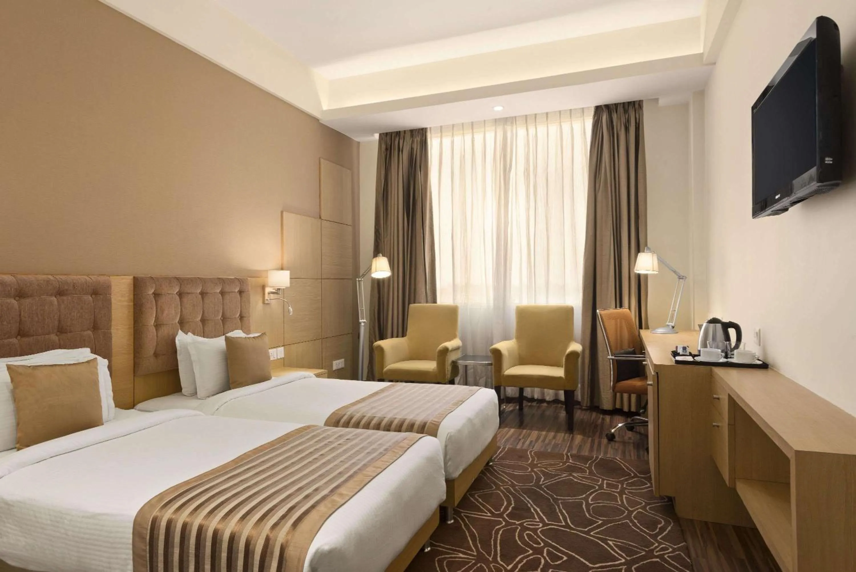 Photo of the whole room, Bed in Ramada Neemrana