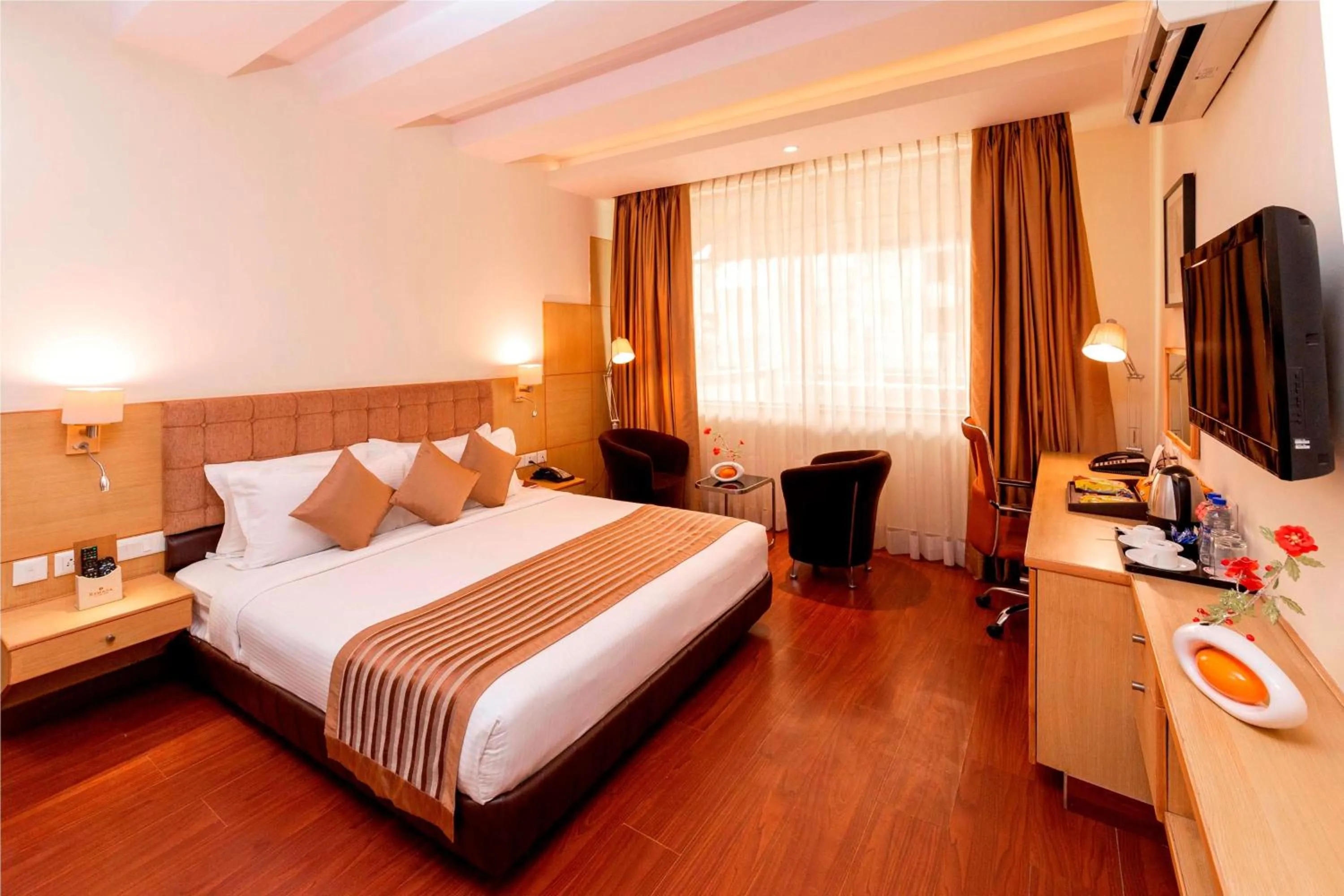 Photo of the whole room, Bed in Ramada Neemrana