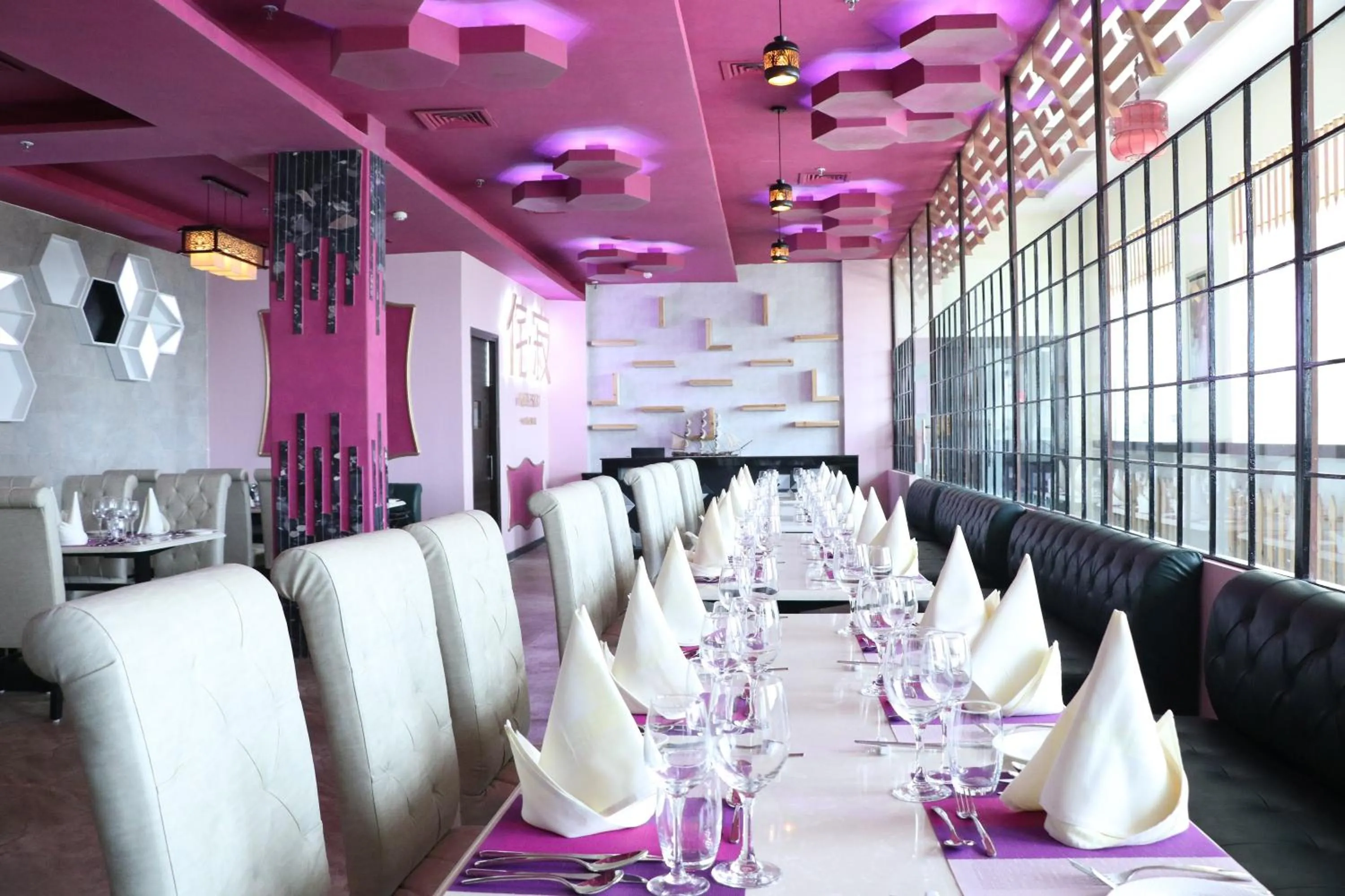 Restaurant/places to eat in Ramada Neemrana