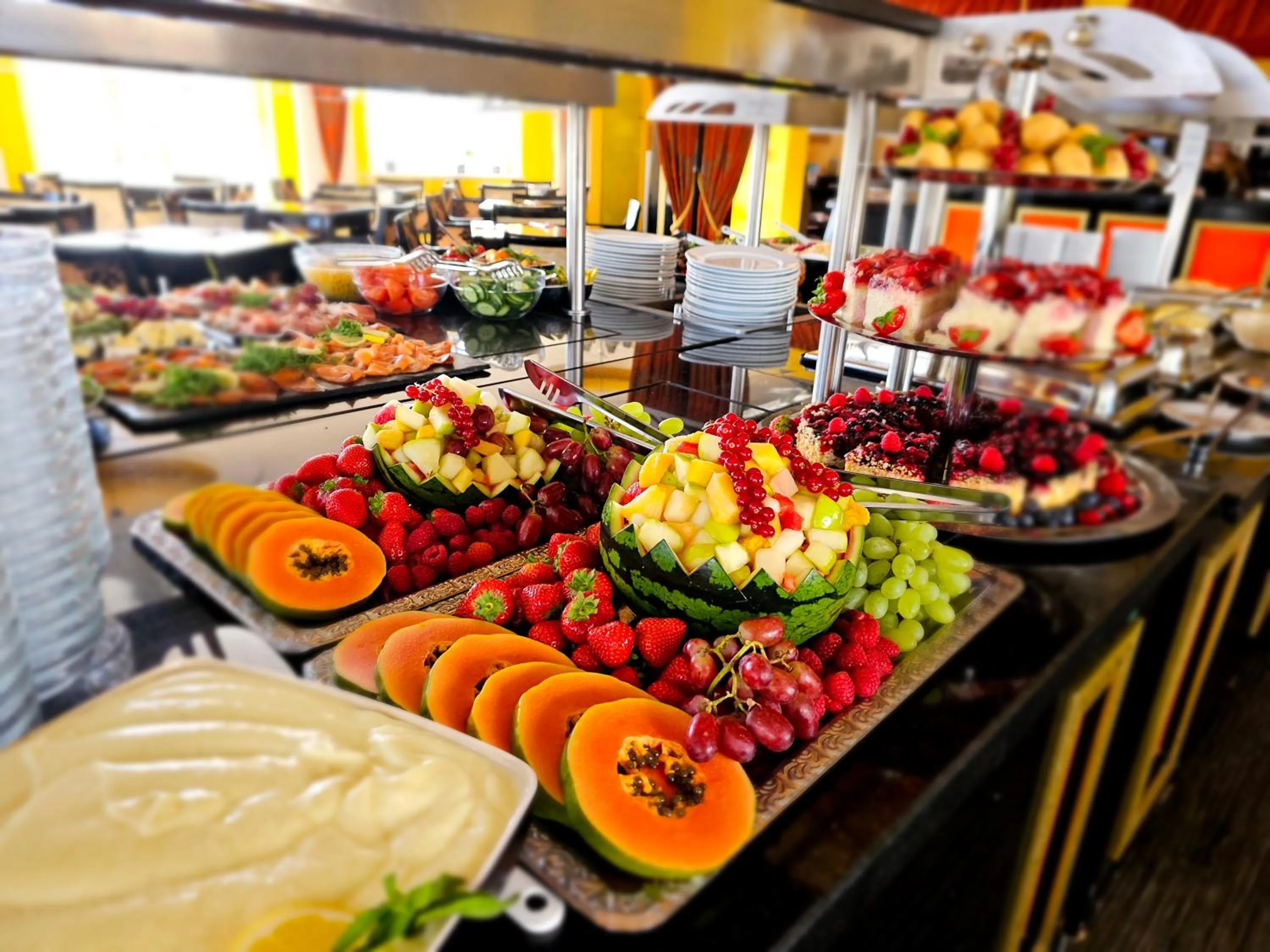 Restaurant/places to eat in Alexa Hotel