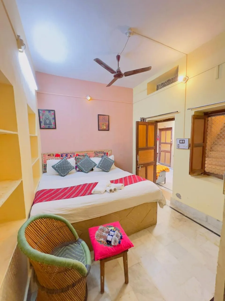 Bed in Hotel Neem Haveli
