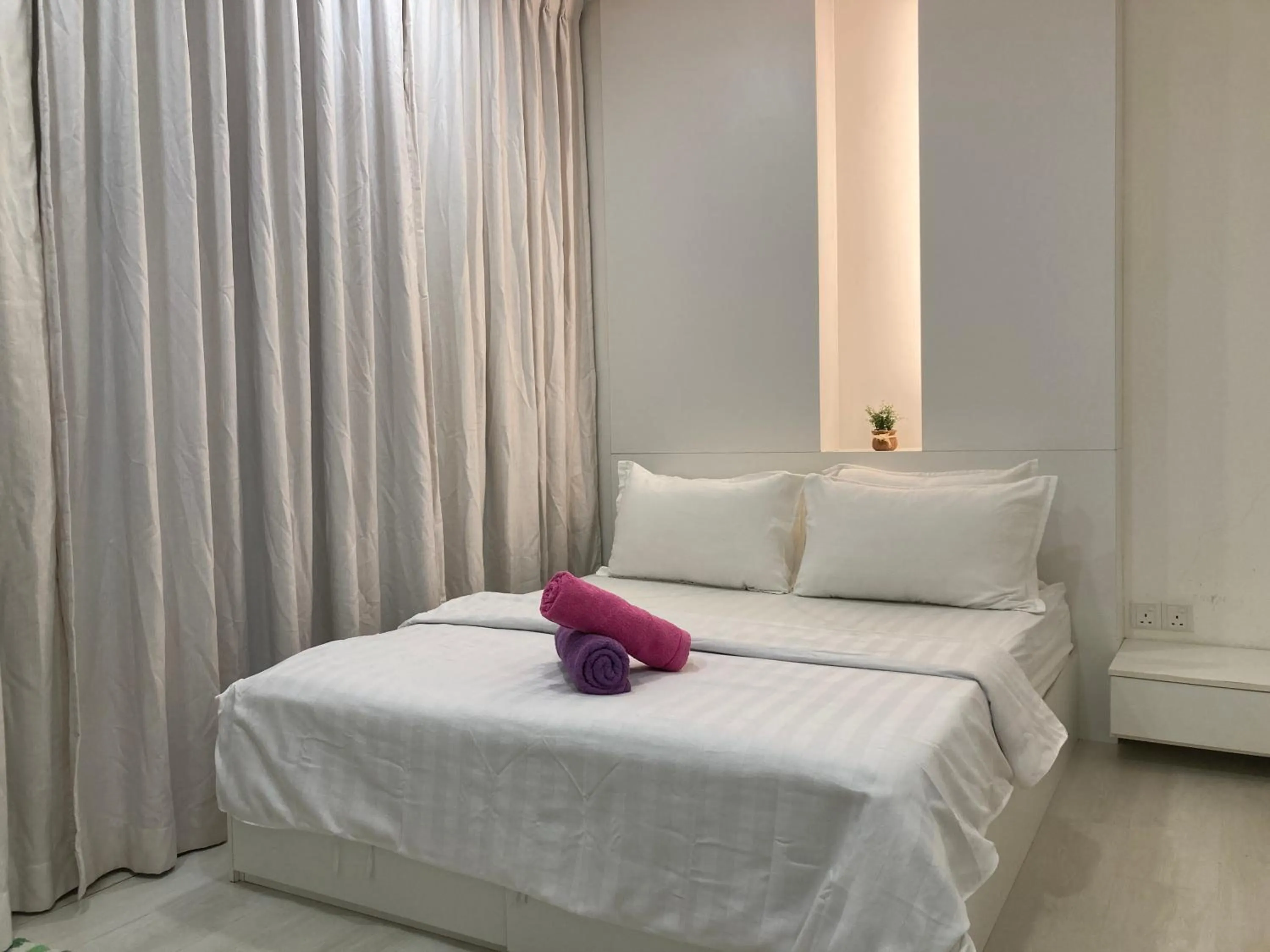 Bedroom, Bed in Straits Garden Suite Jelutong Georgetown