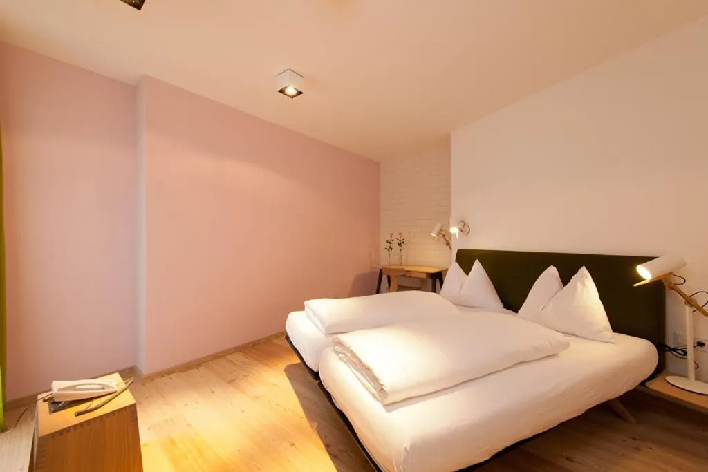 Photo of the whole room, Bed in Familienhotel Felsenhof
