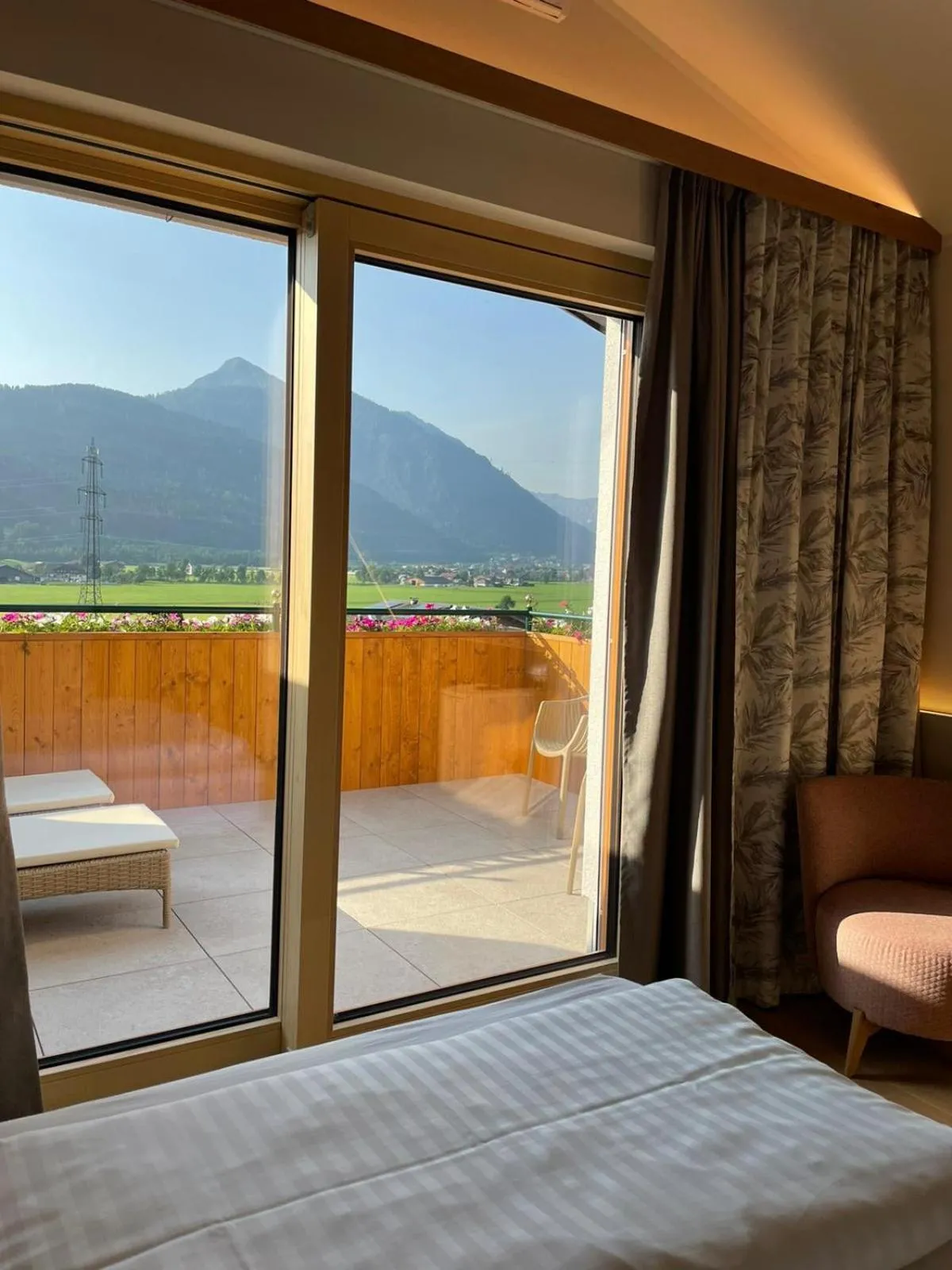 Mountain view, Bed in Familienhotel Felsenhof
