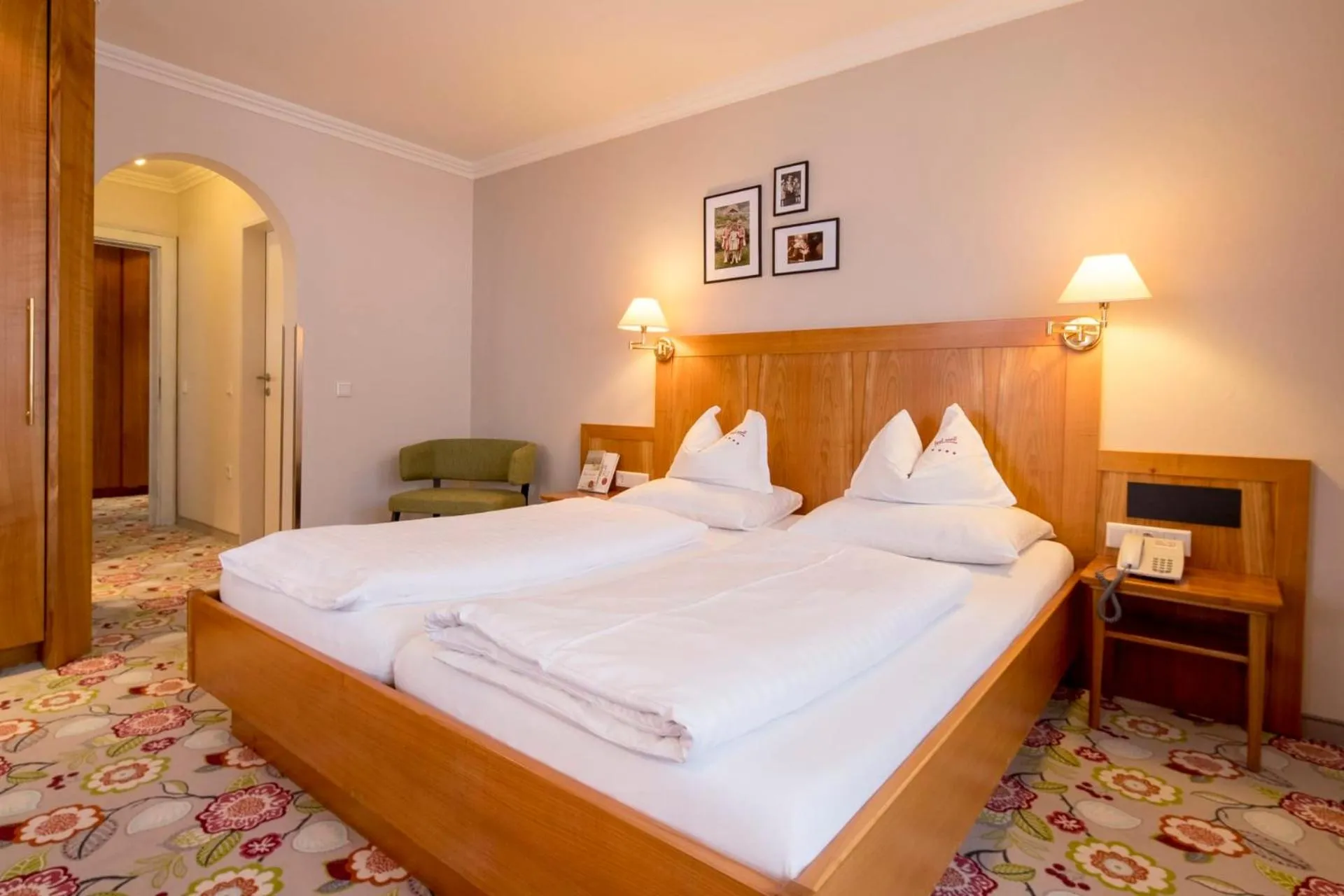 Bedroom, Bed in Familienhotel Felsenhof