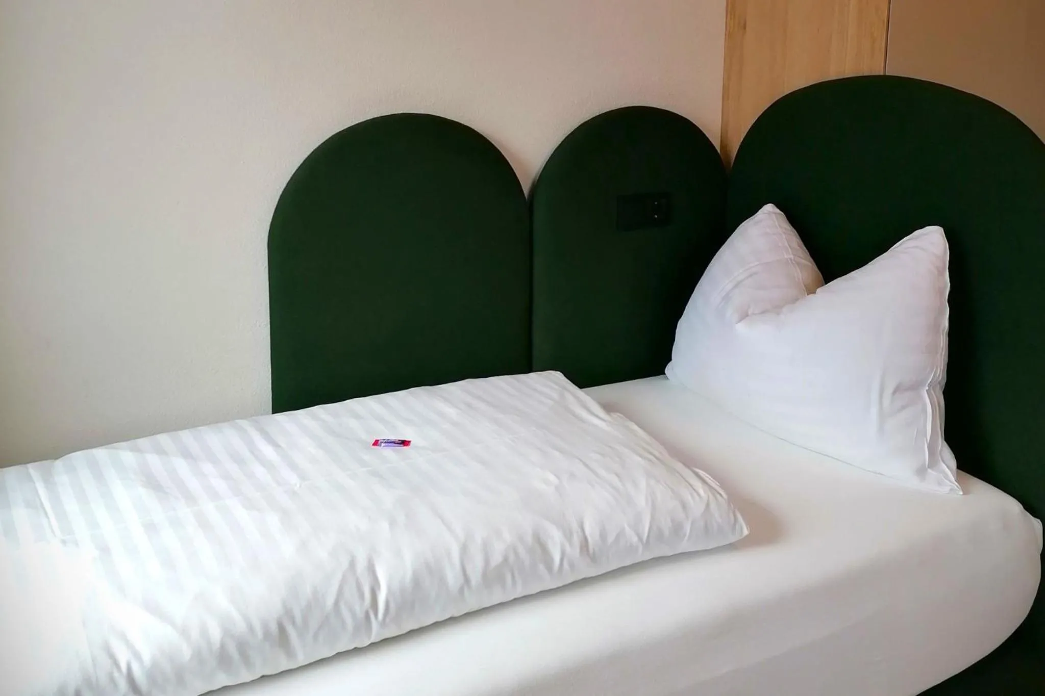 Photo of the whole room, Bed in Familienhotel Felsenhof