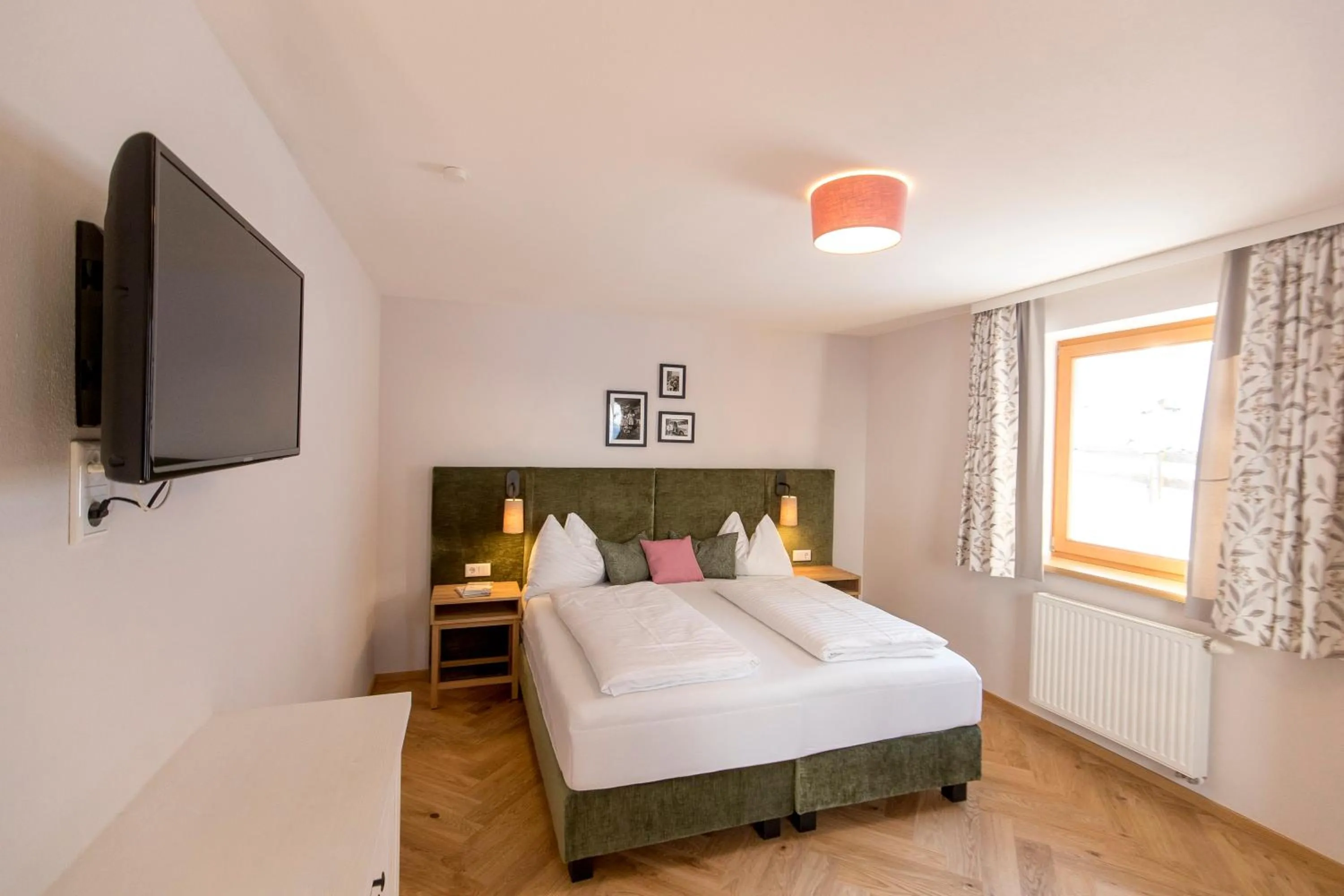 Bedroom, Bed in Familienhotel Felsenhof