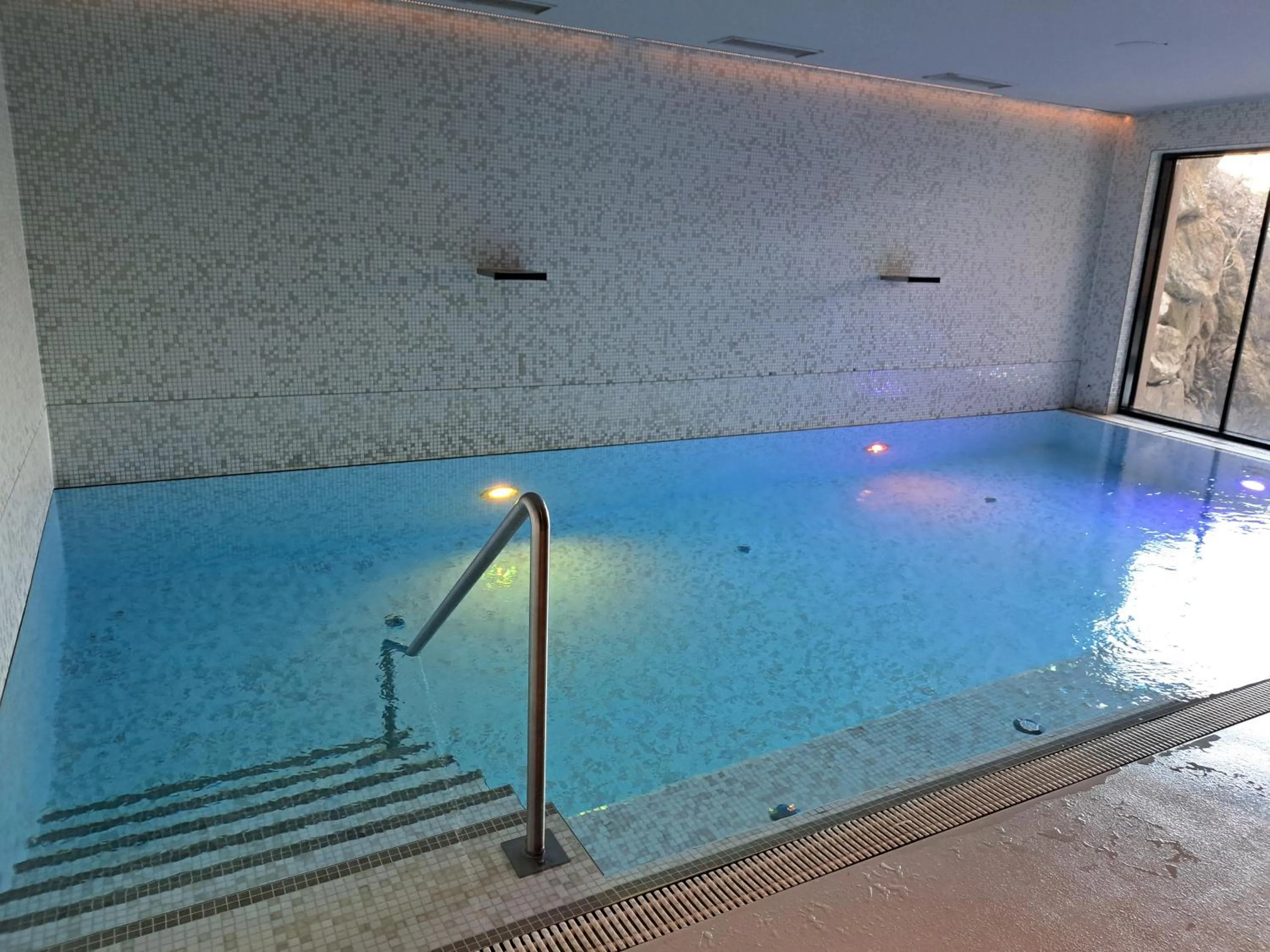 Swimming pool in Familienhotel Felsenhof