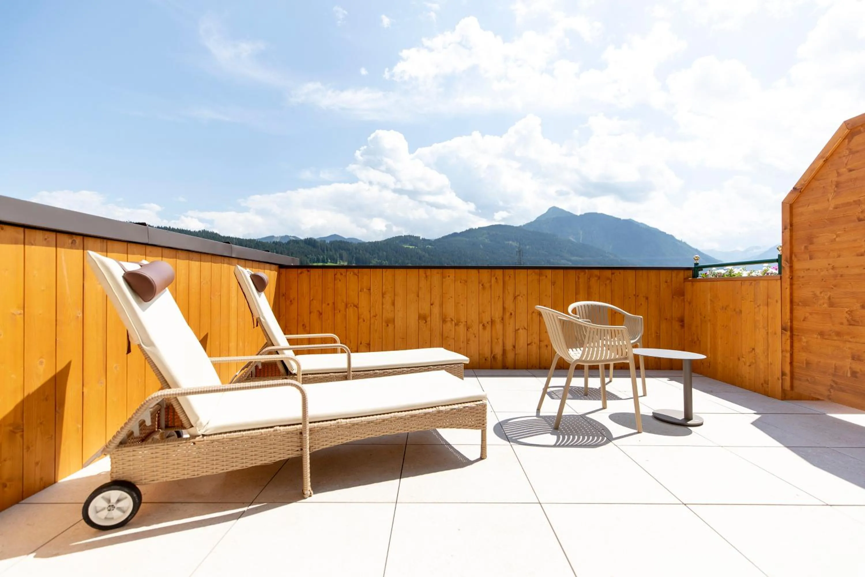Balcony/Terrace in Familienhotel Felsenhof
