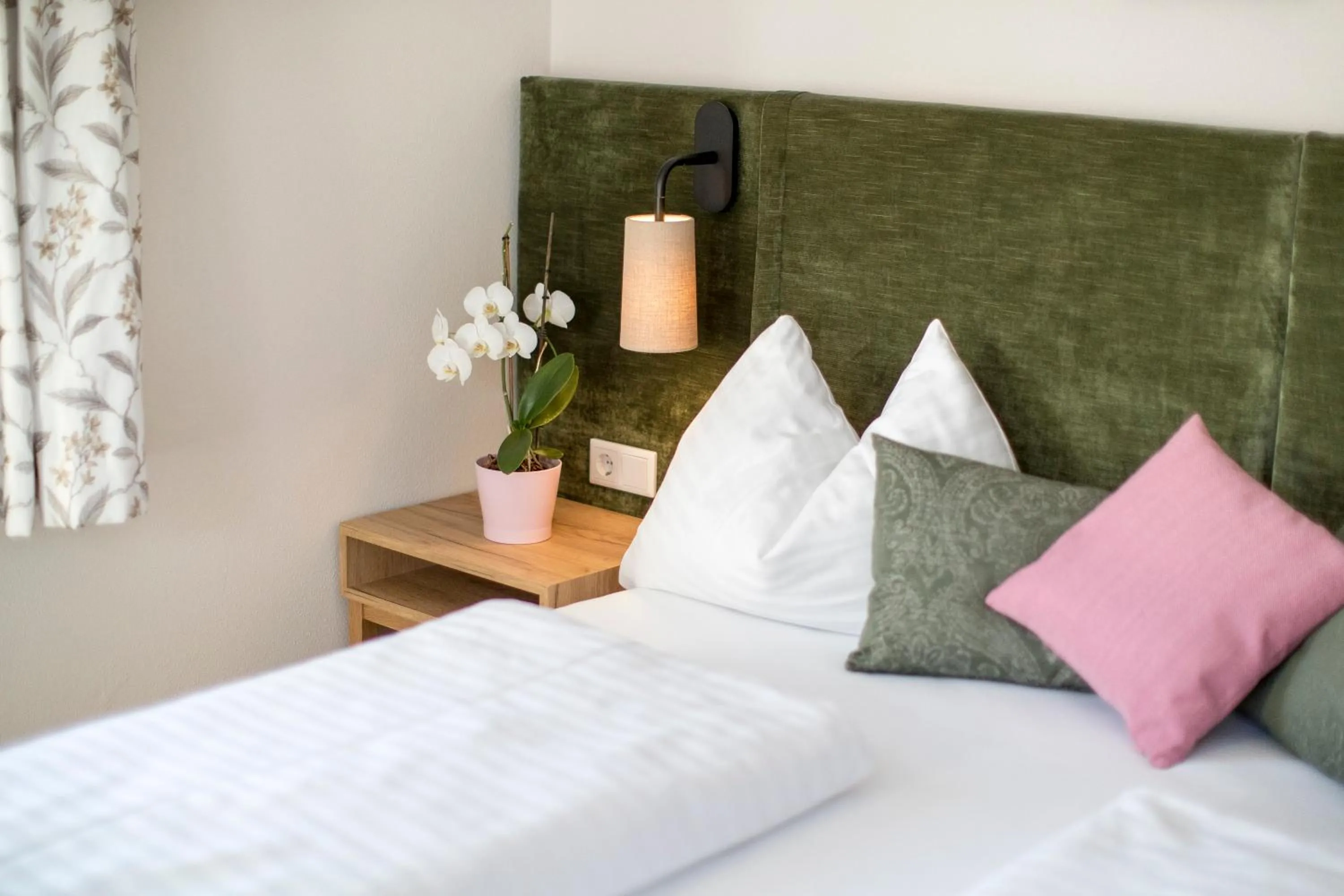 Bedroom, Bed in Familienhotel Felsenhof