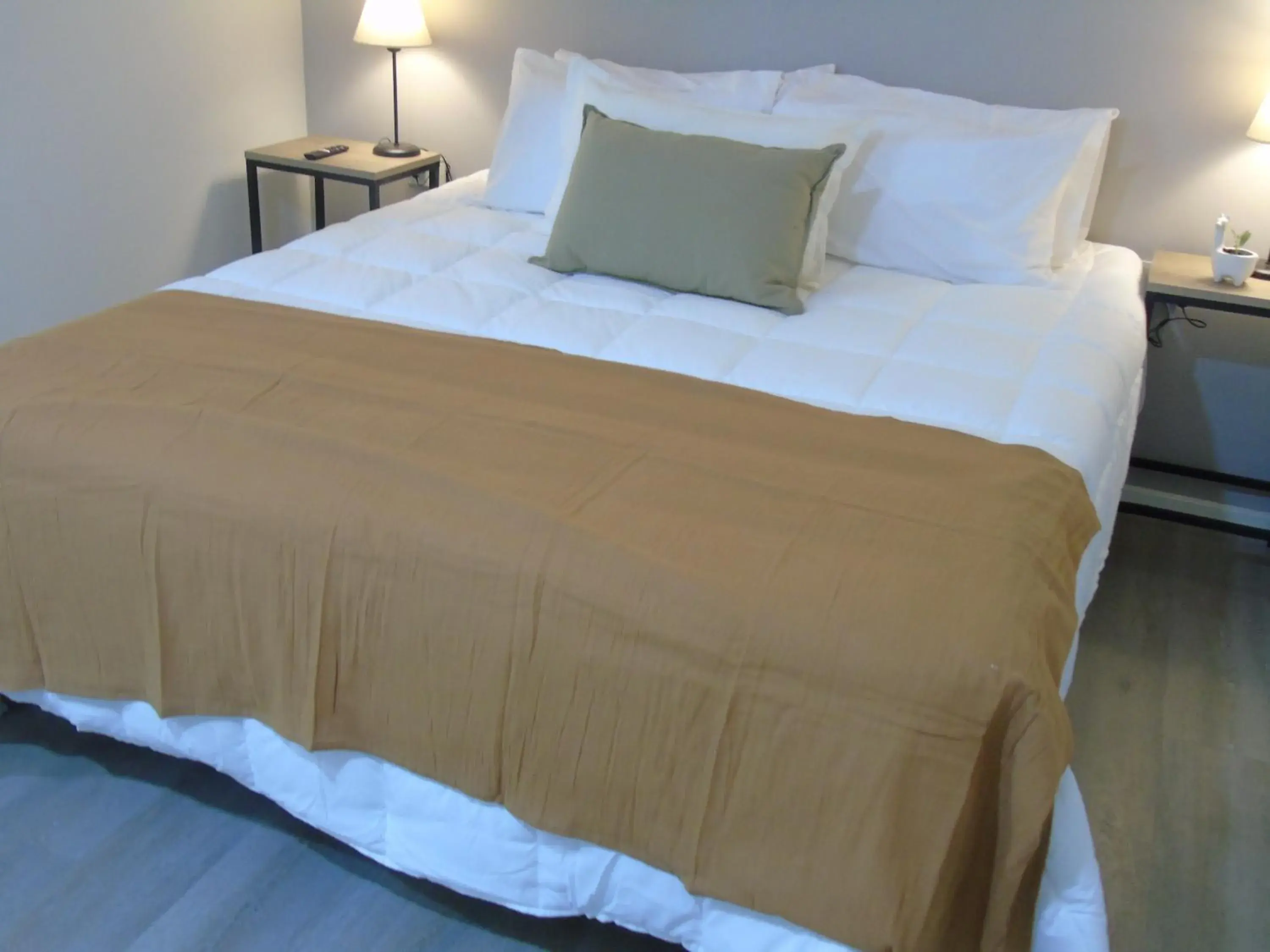 Decorative detail, Bed in RIO TIGRE HOTEL Decorative detail, Bed in RIO TIGRE HOTEL