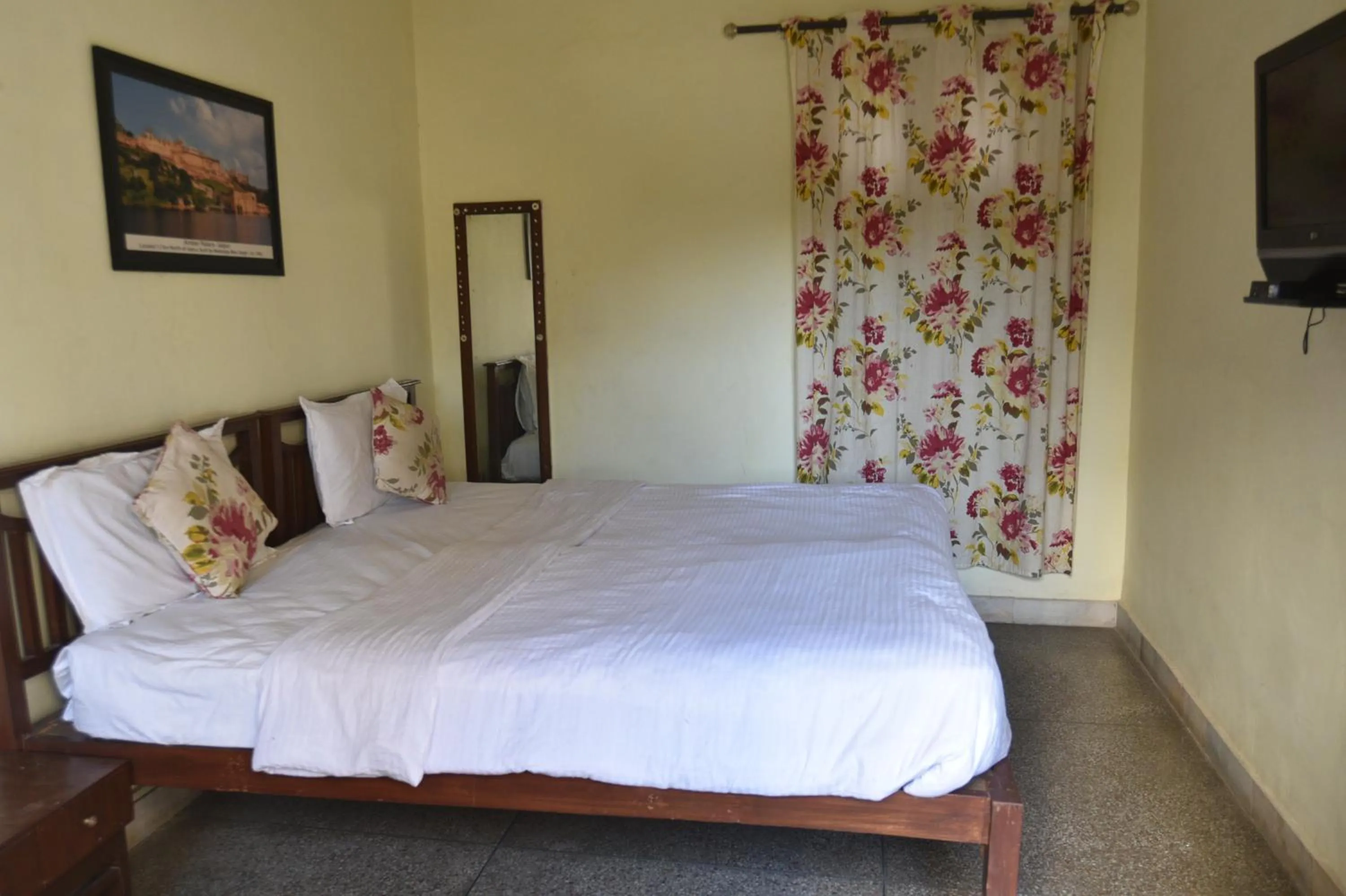 Bed in Sneh Deep Guest House