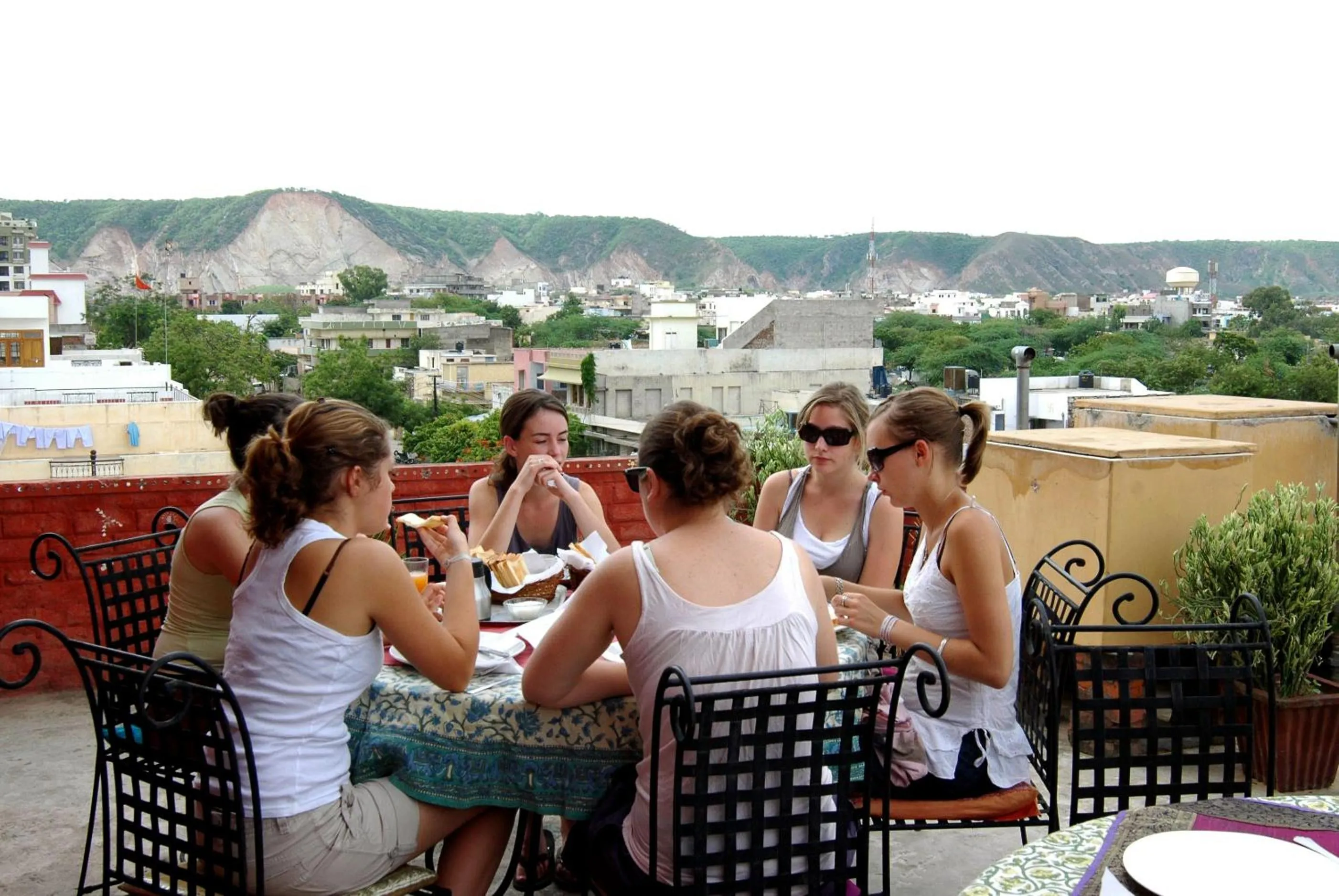 Restaurant/places to eat in Sneh Deep Guest House