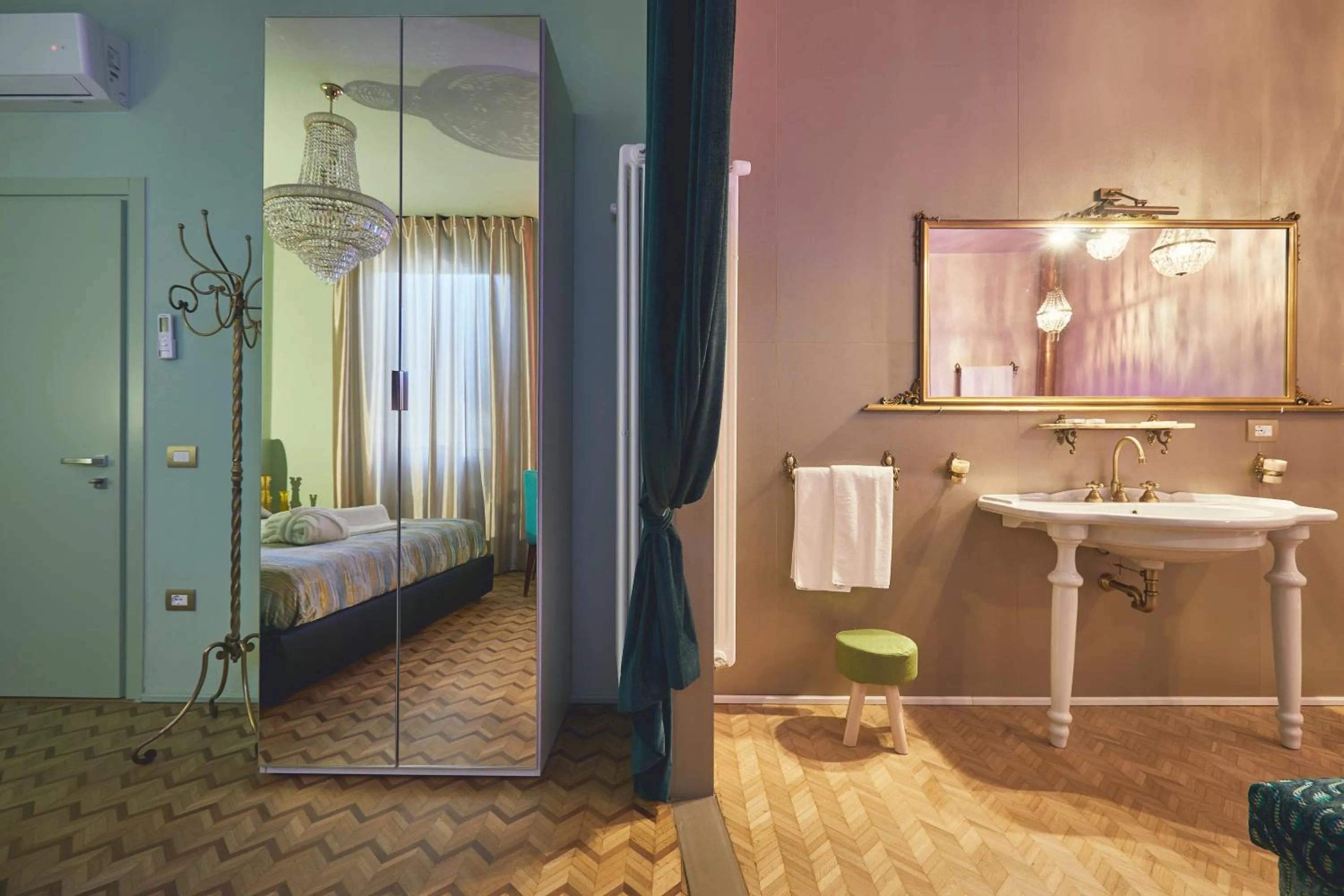 Bed in Le Stagioni Luxury Suite