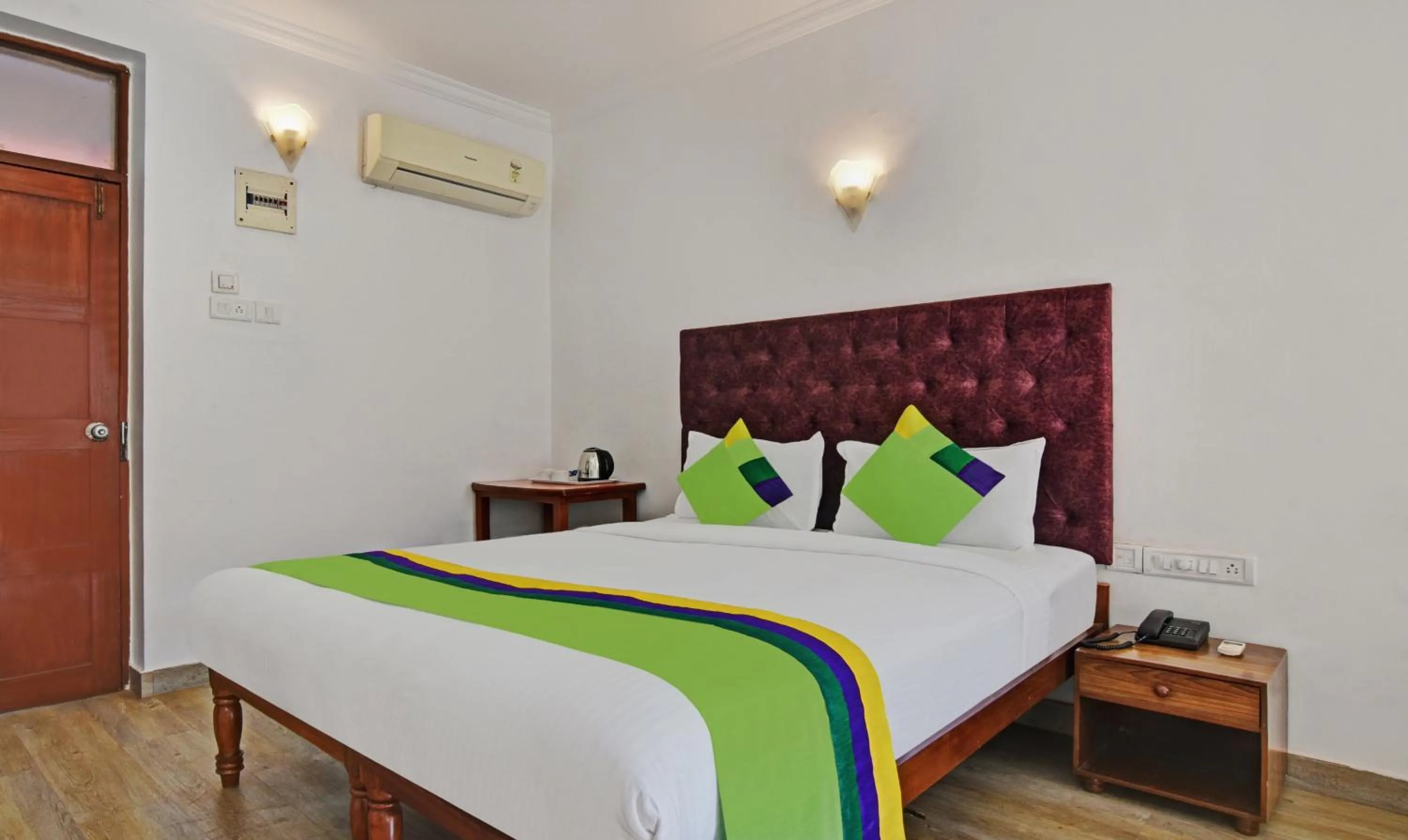 Bed in Santa Monica Resort - Calangute