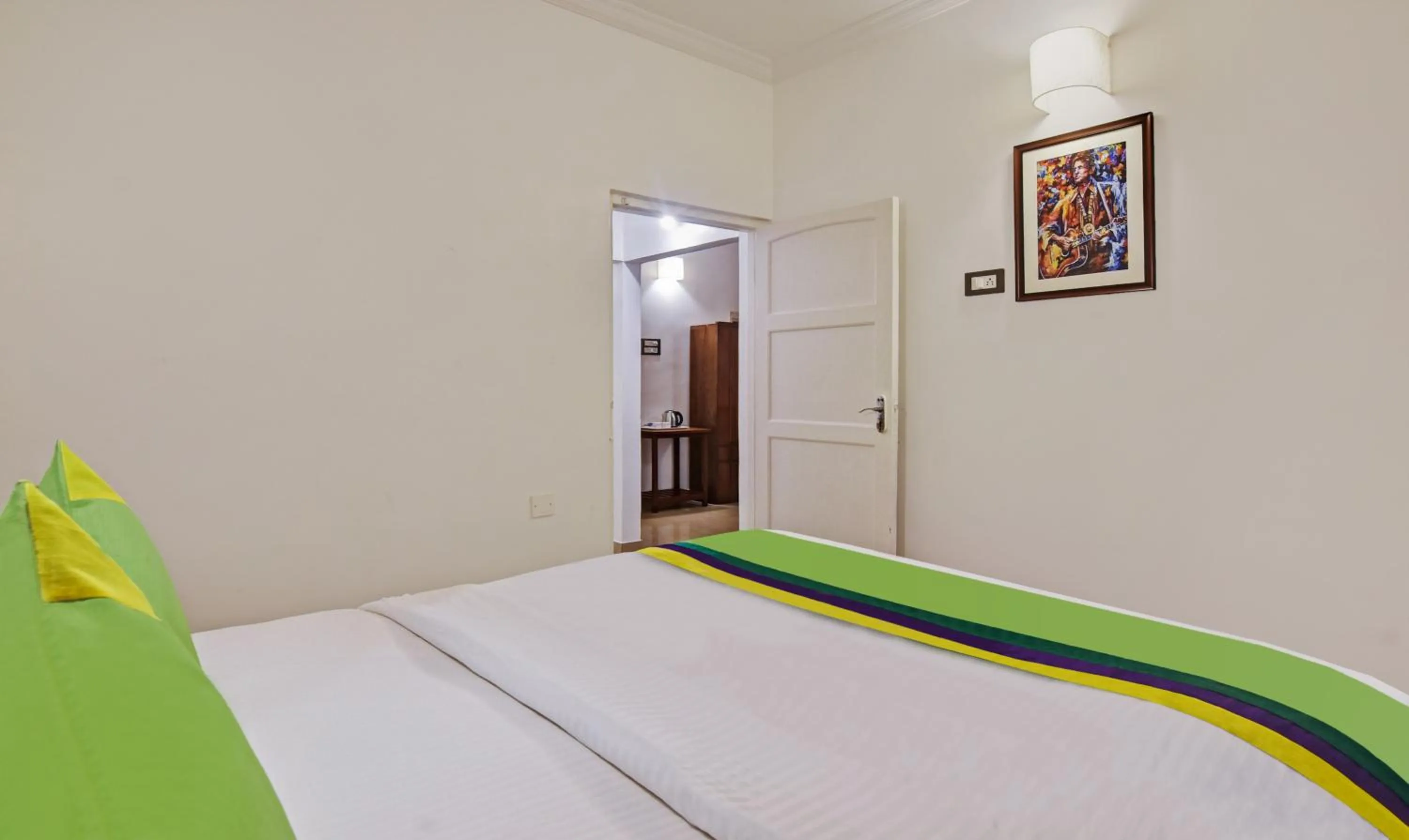 Bed in Santa Monica Resort - Calangute