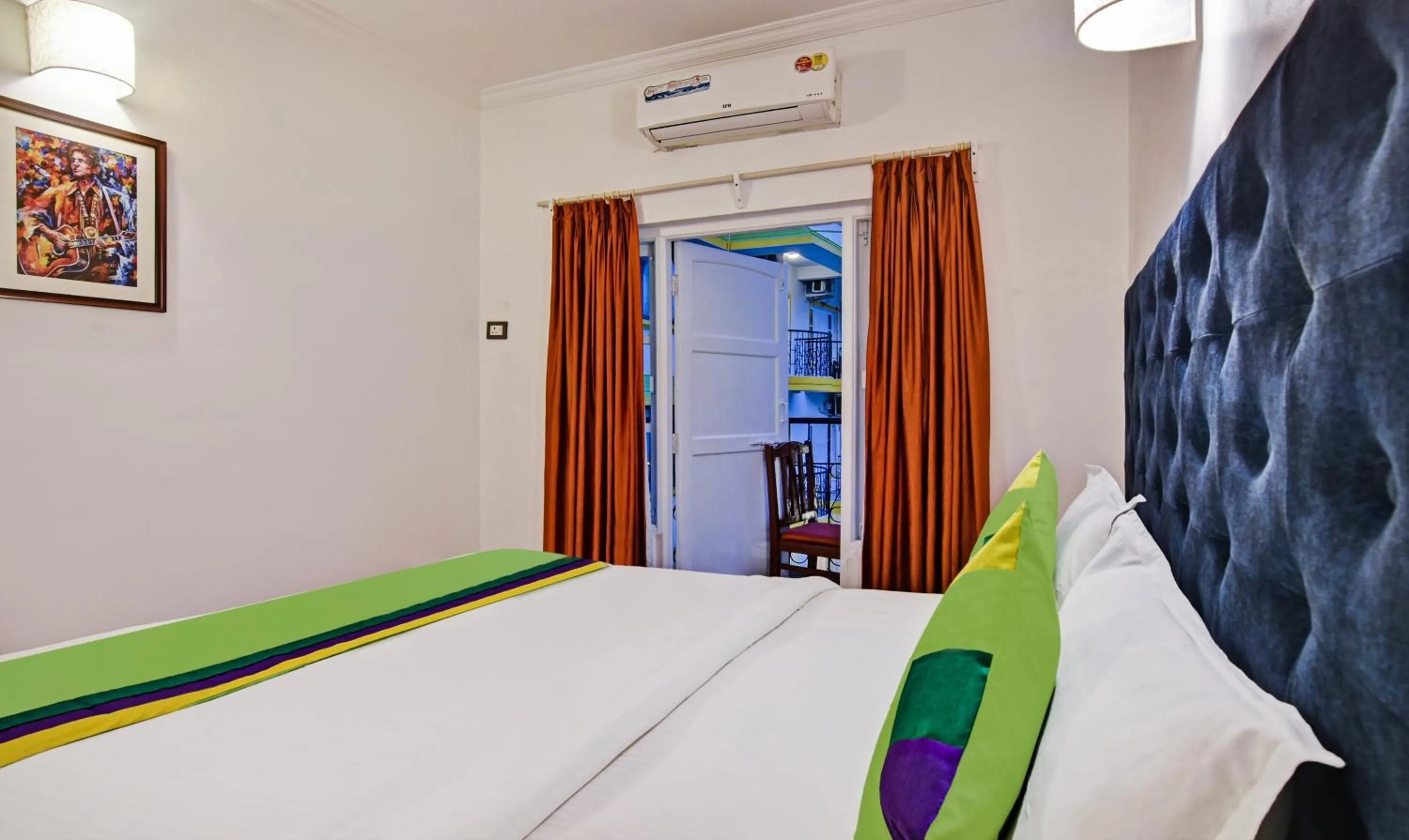 Bed in Santa Monica Resort - Calangute