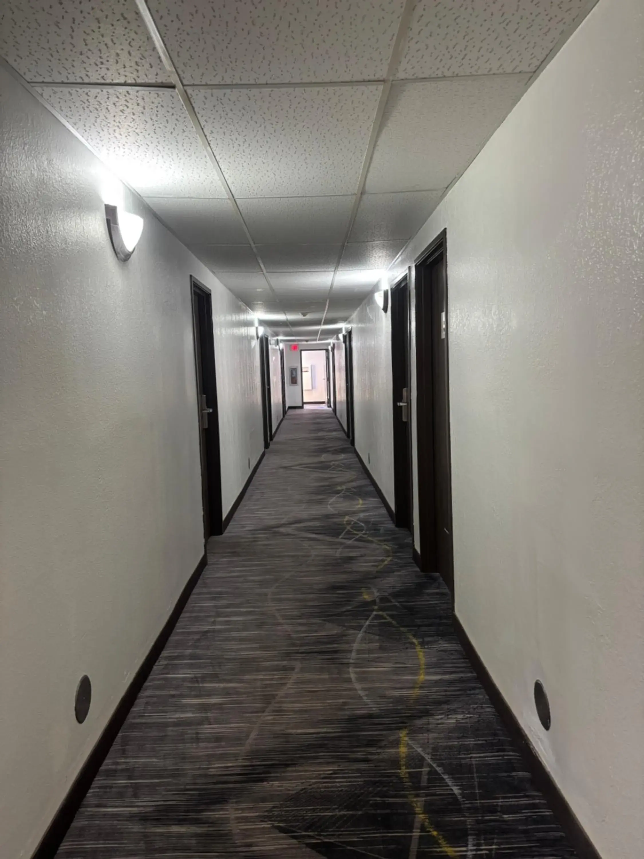 Lobby or reception in Super 8 by Wyndham Mundelein/Libertyville Area Lobby or reception in Super 8 by Wyndham Mundelein/Libertyville Area