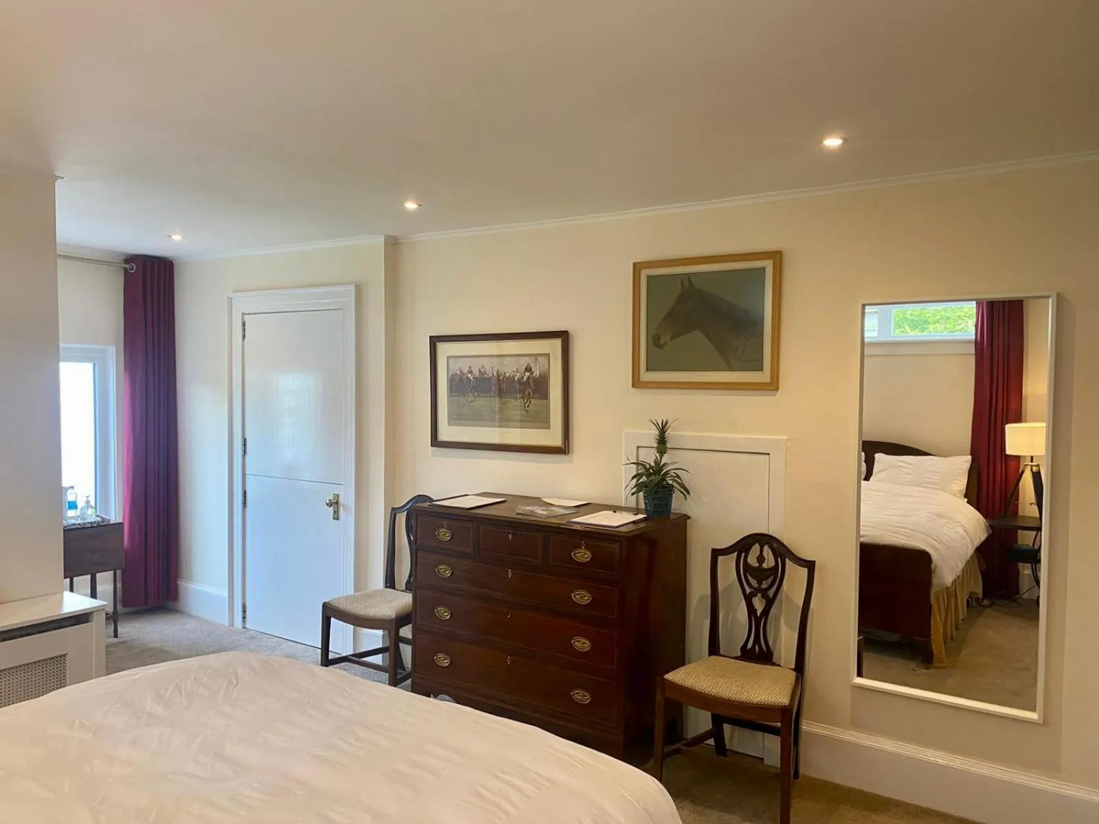 Bedroom, Bed in Whitehouse