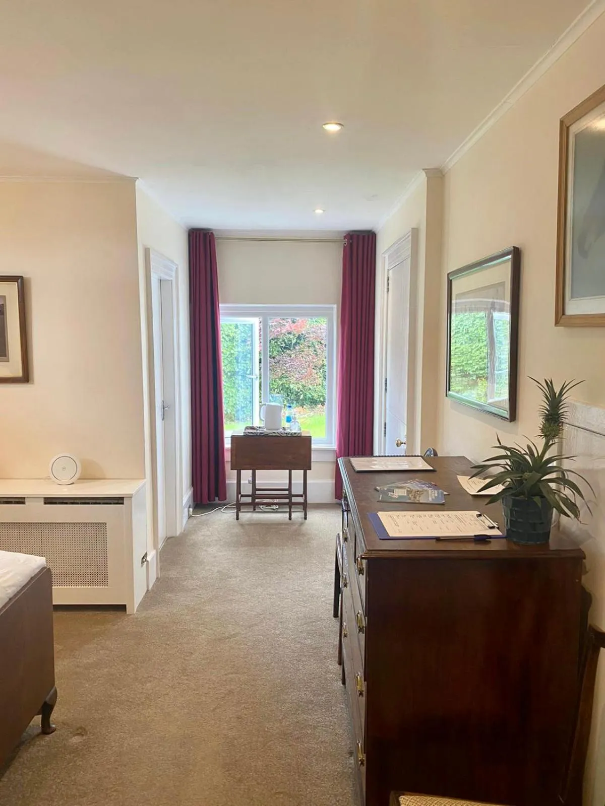 Bedroom in Whitehouse