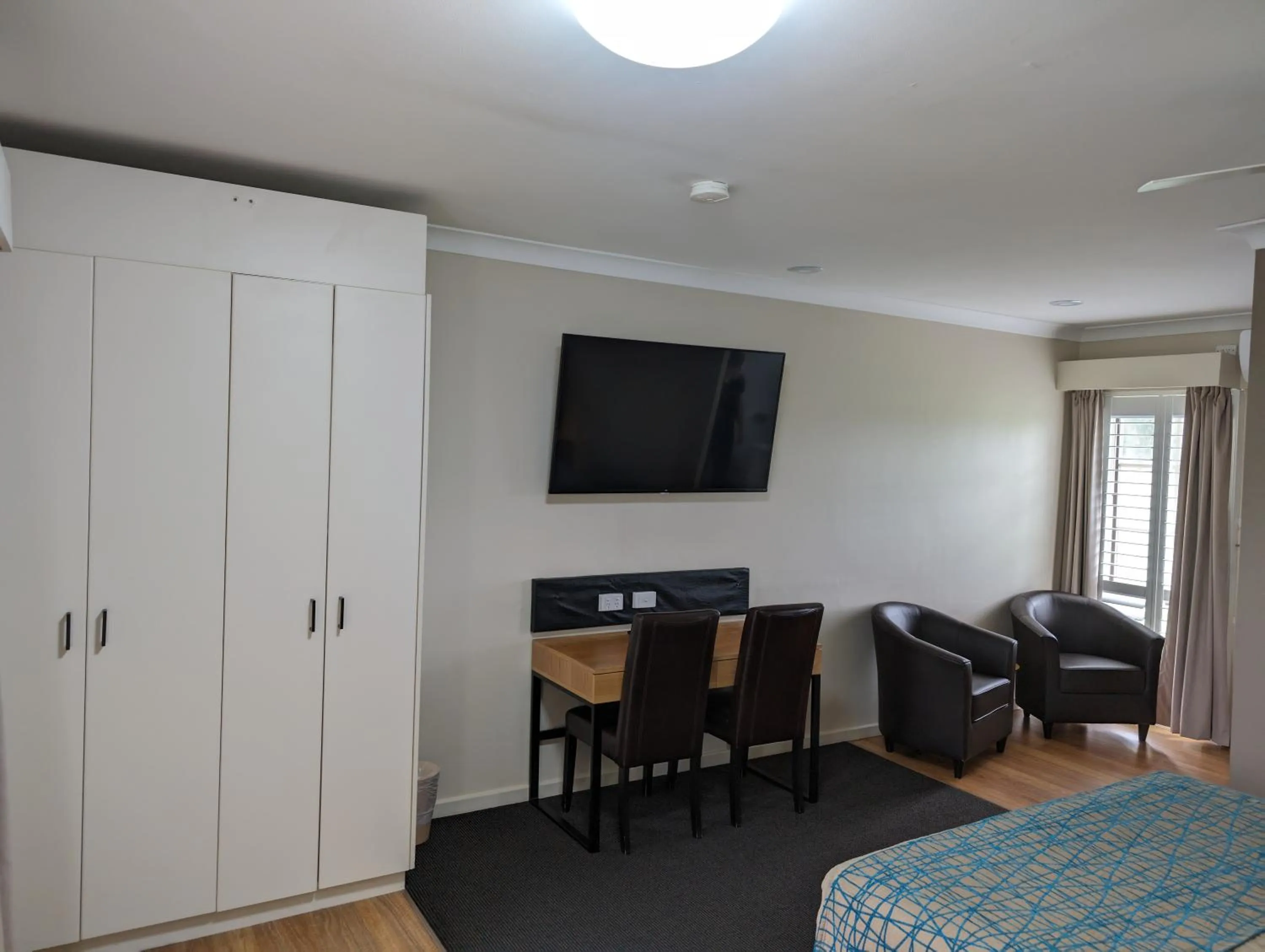 TV and multimedia in Australian Homestead Motor Lodge