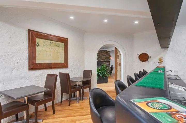 Restaurant/places to eat in Australian Homestead Motor Lodge