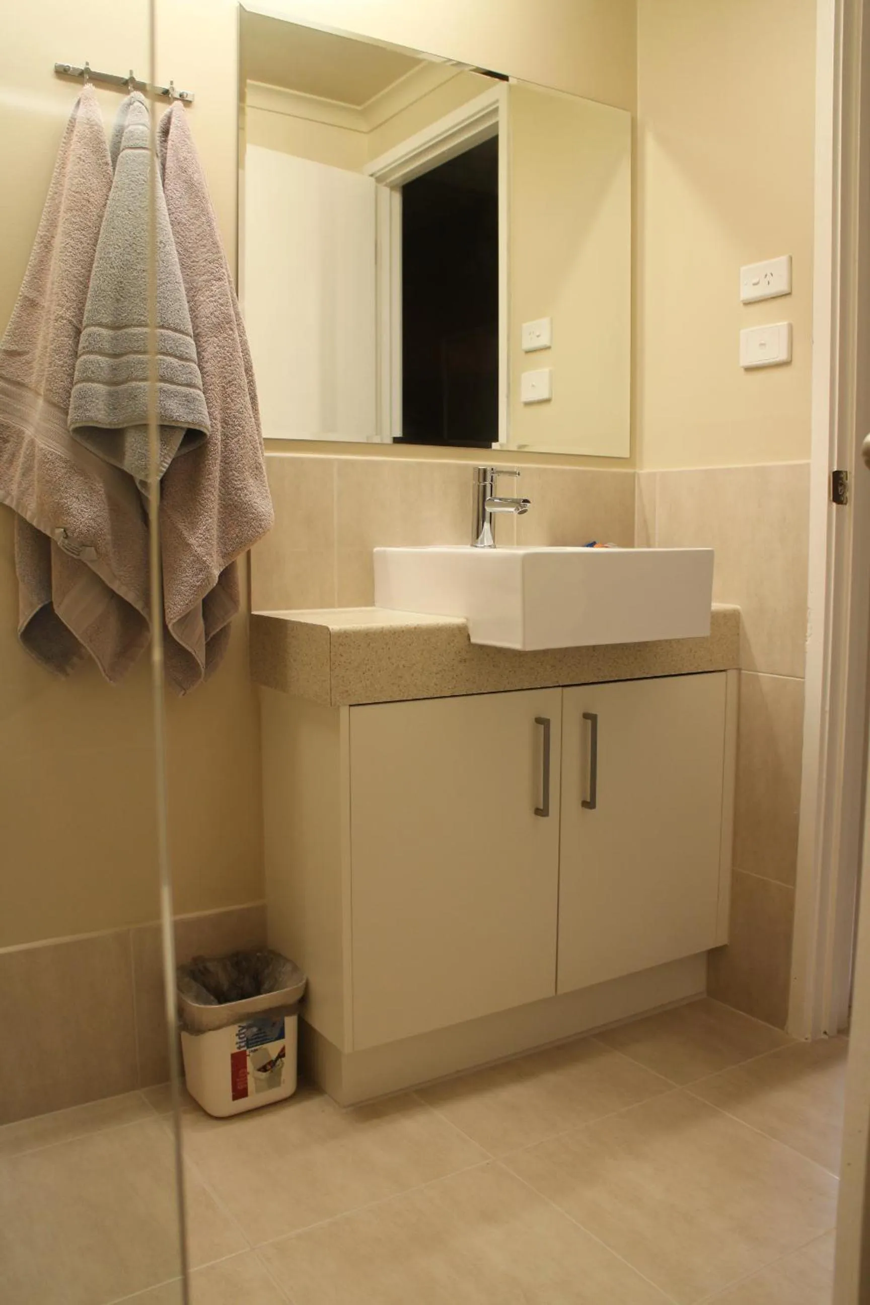 Bathroom in Bayview Motel Rosebud/Rye