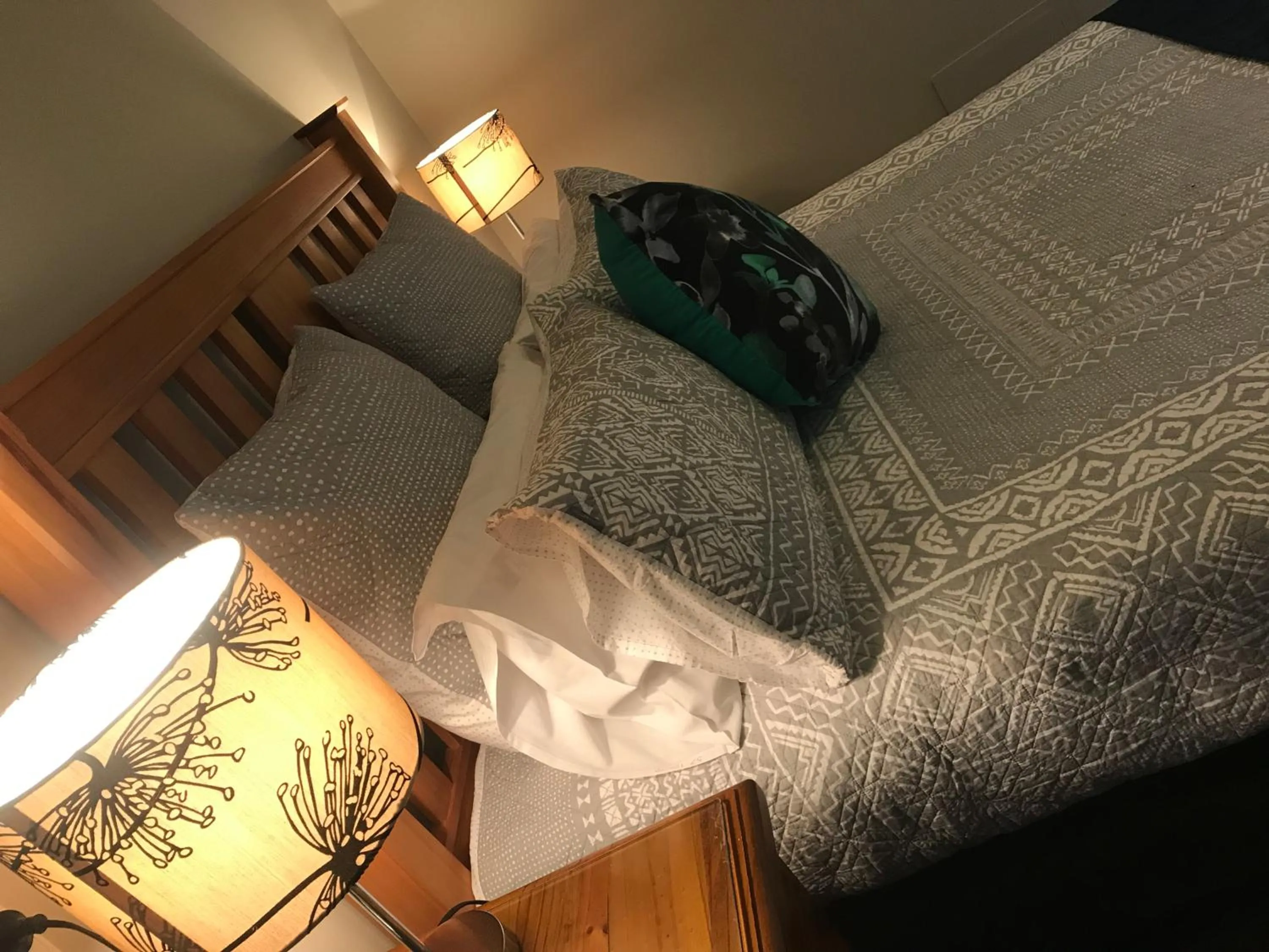 Decorative detail in Bayview Motel Rosebud/Rye