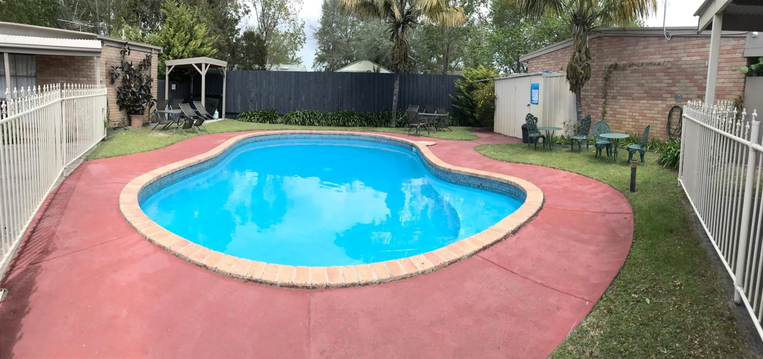 Swimming pool in Bayview Motel Rosebud/Rye