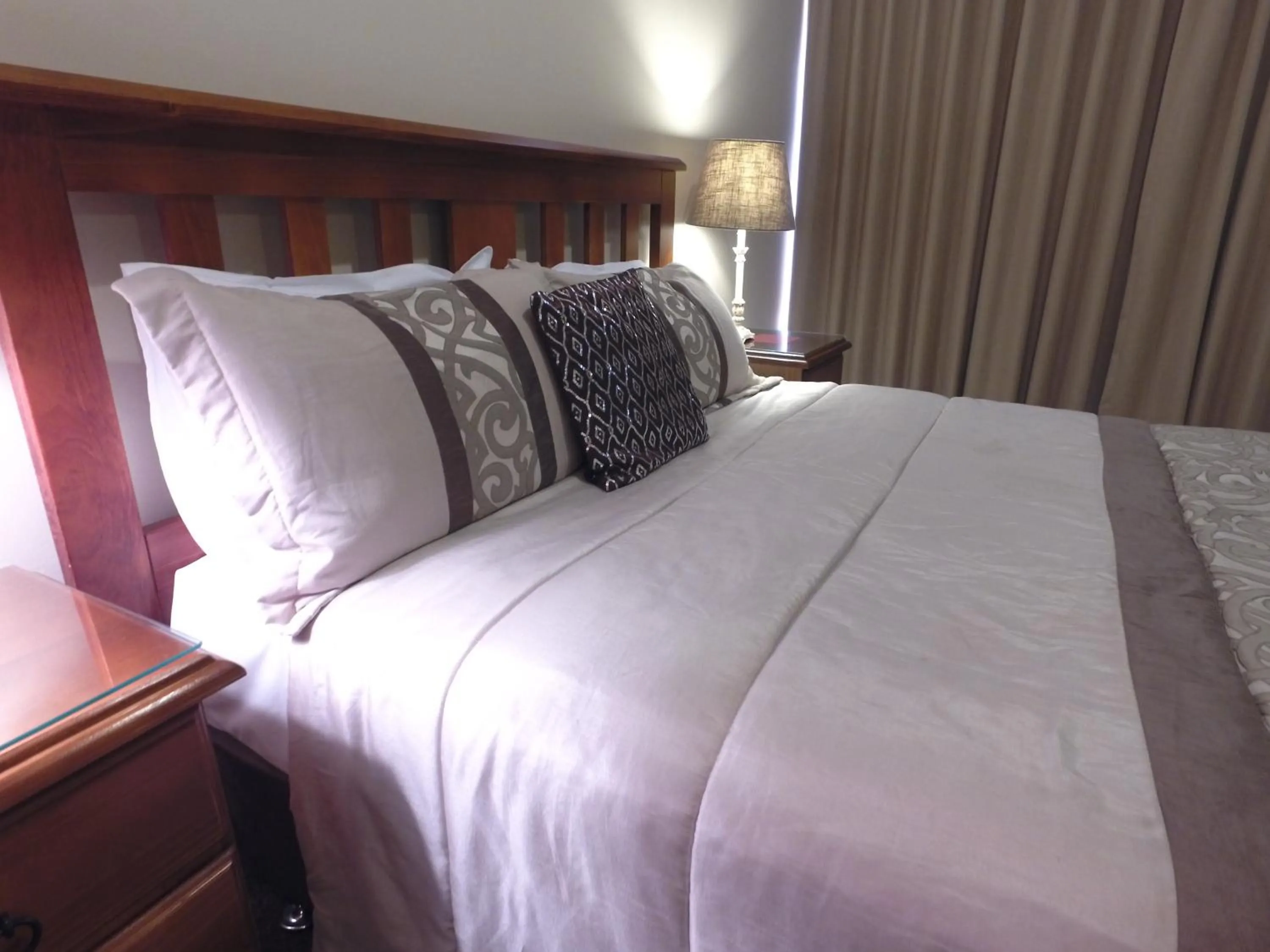 Bed in Bayview Motel Rosebud/Rye