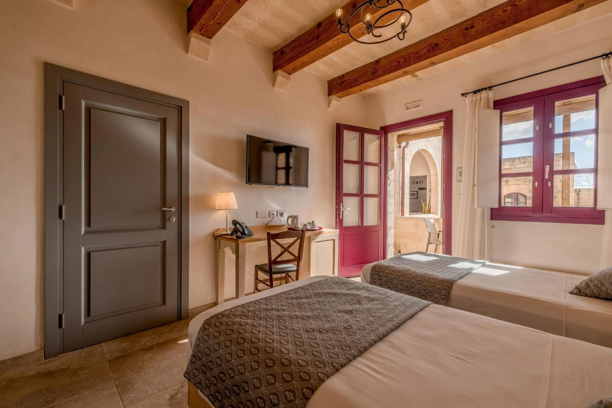 Photo of the whole room, Bed in Mulberries