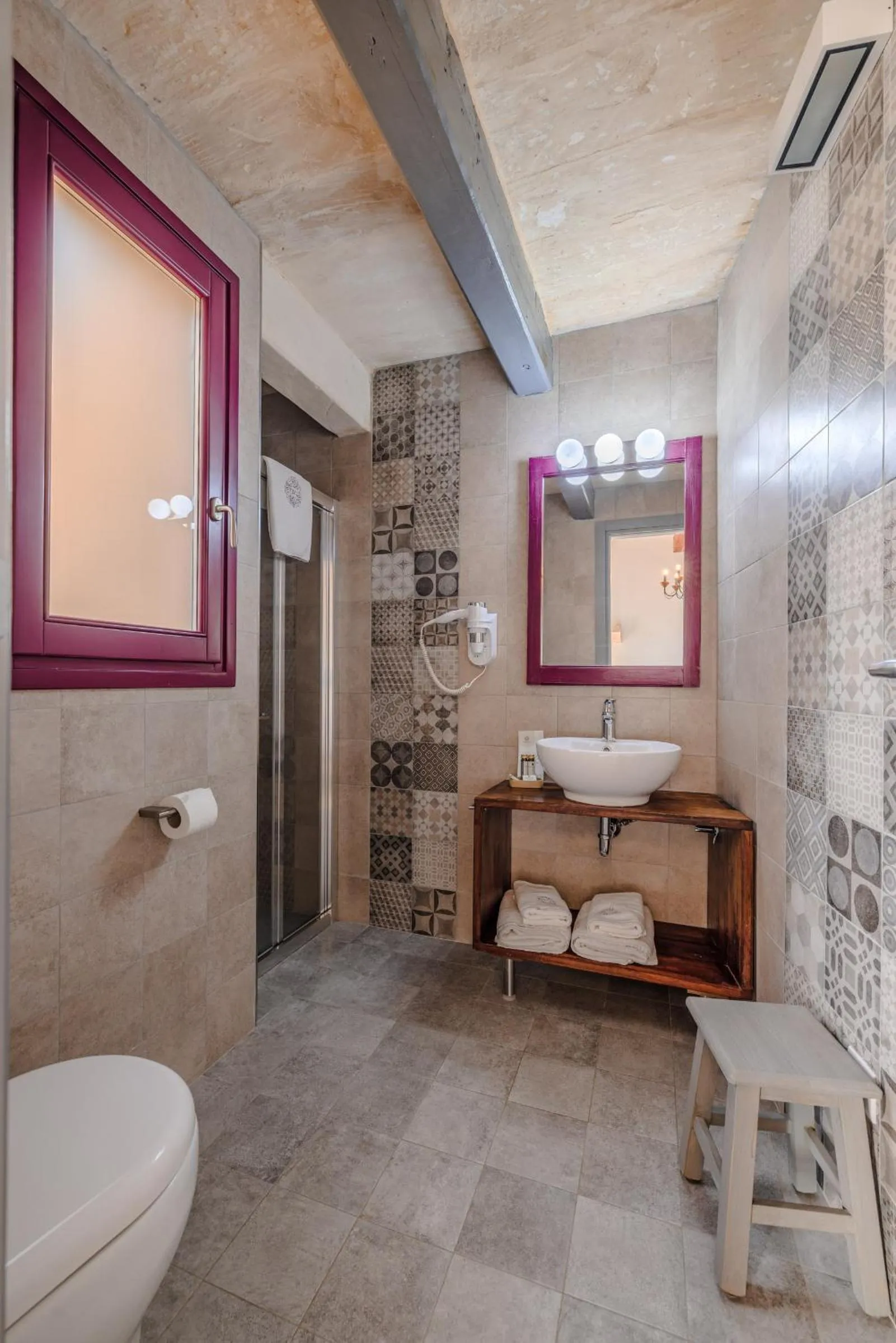 Shower in Mulberries