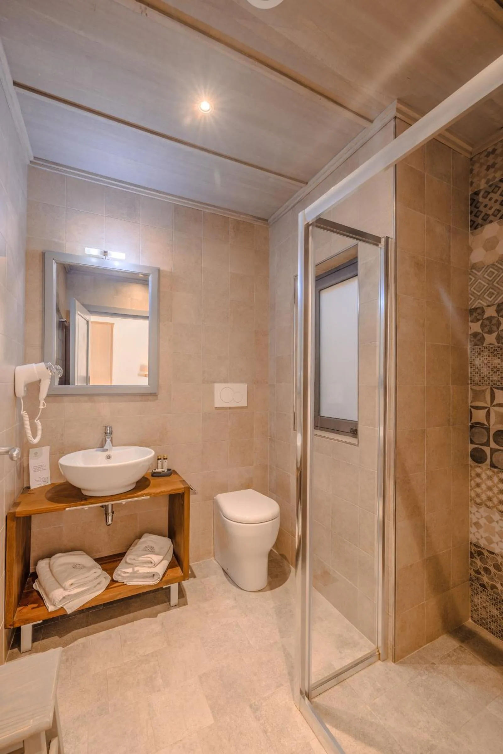 Shower in Mulberries