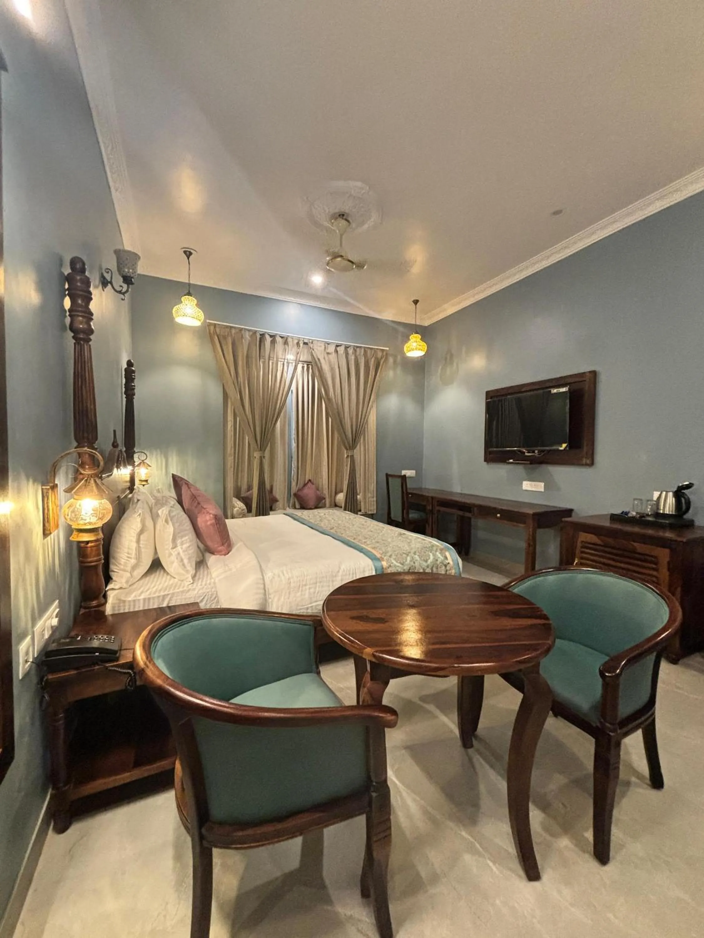 TV and multimedia, Bed in The Kumbha Mahal Resort