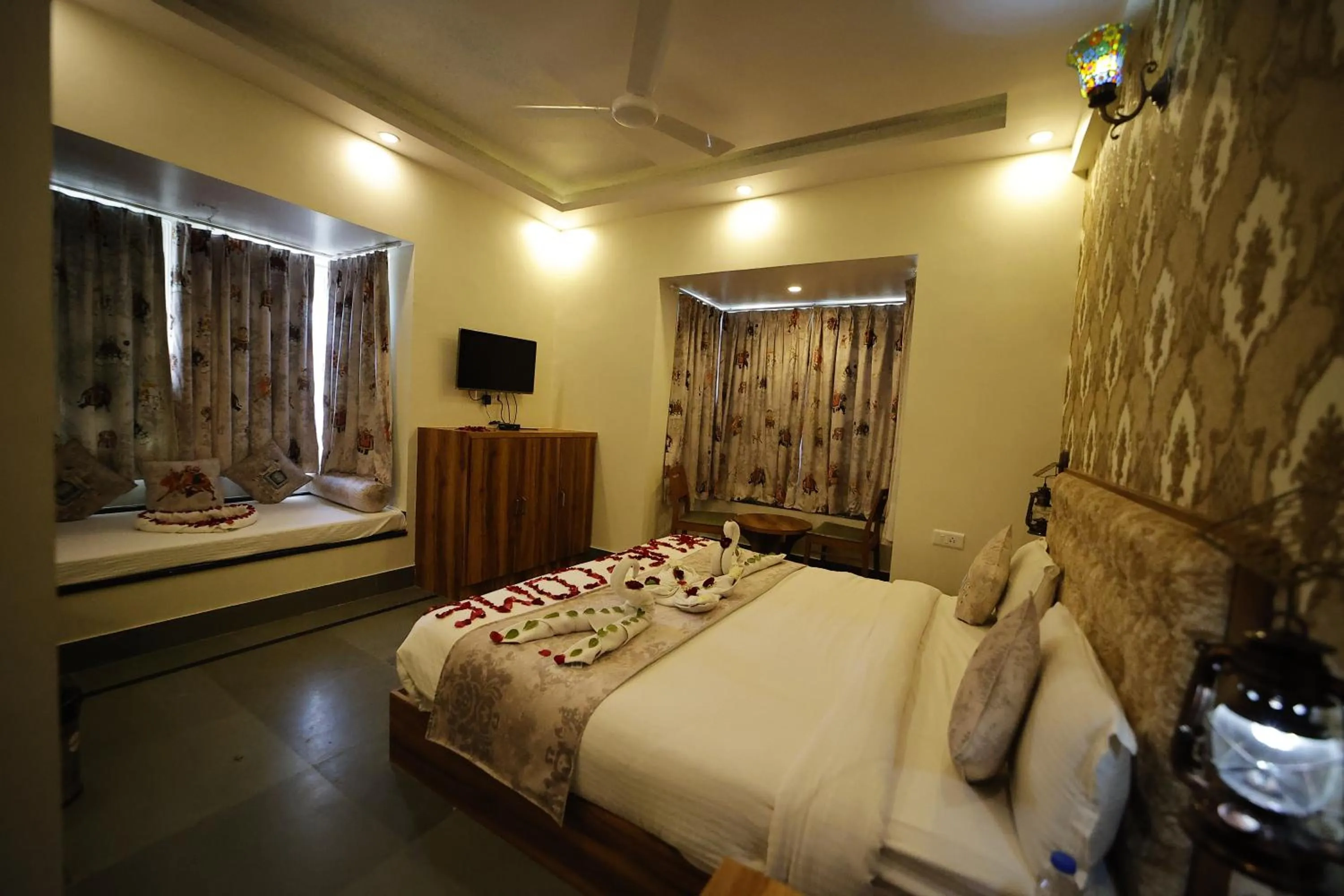 Bed in The Kumbha Mahal Resort