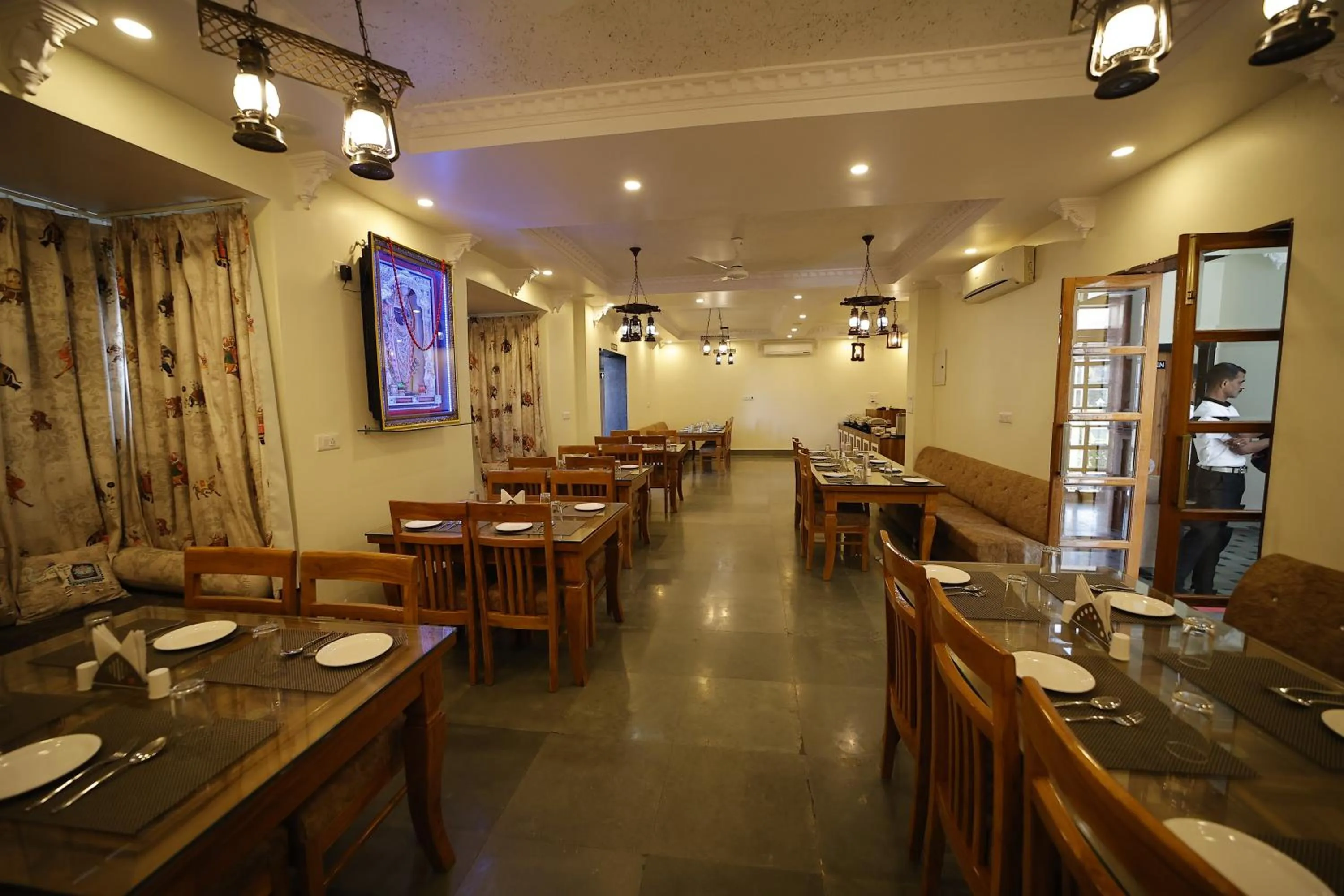 Restaurant/places to eat in The Kumbha Mahal Resort