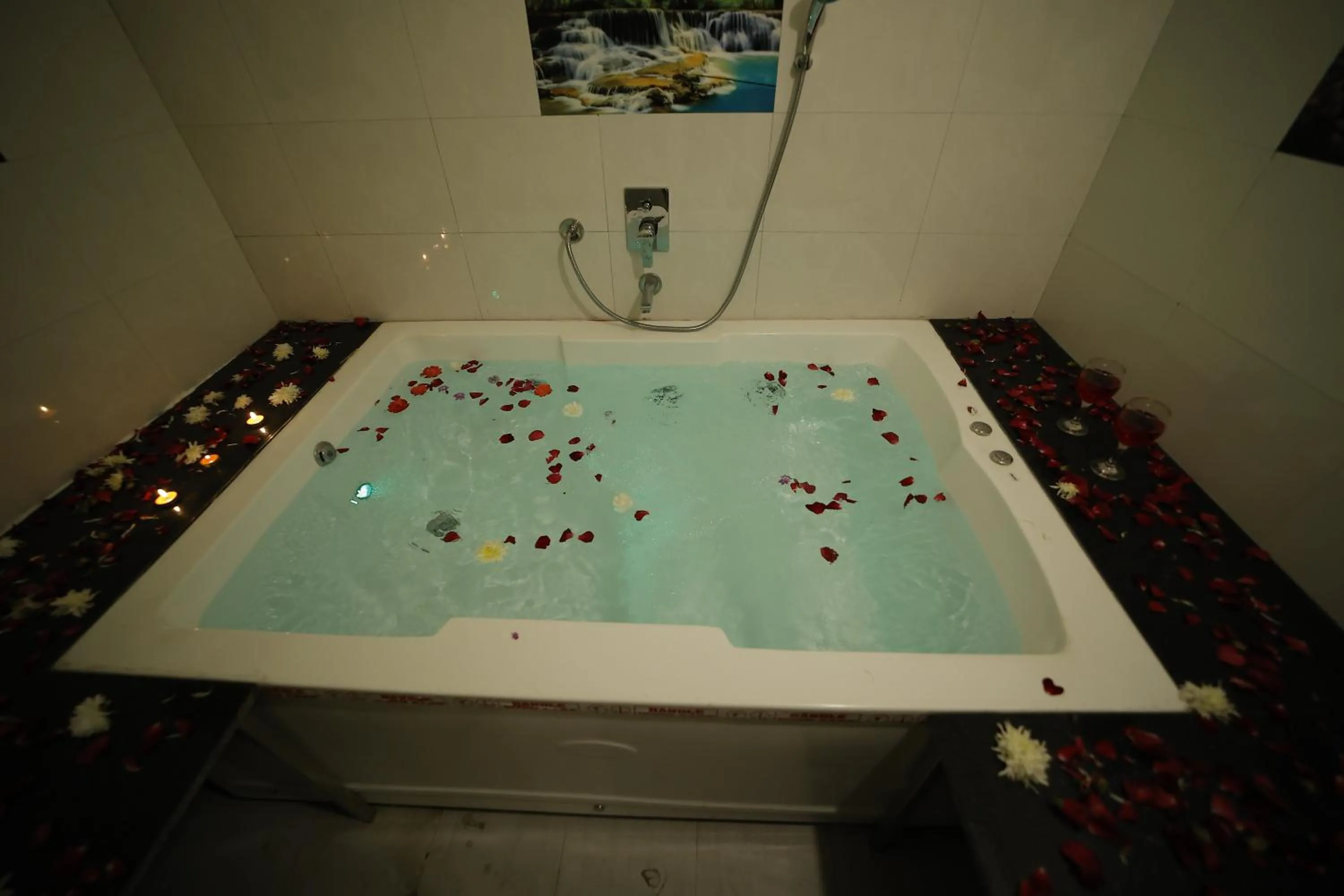 Bath in The Kumbha Mahal Resort